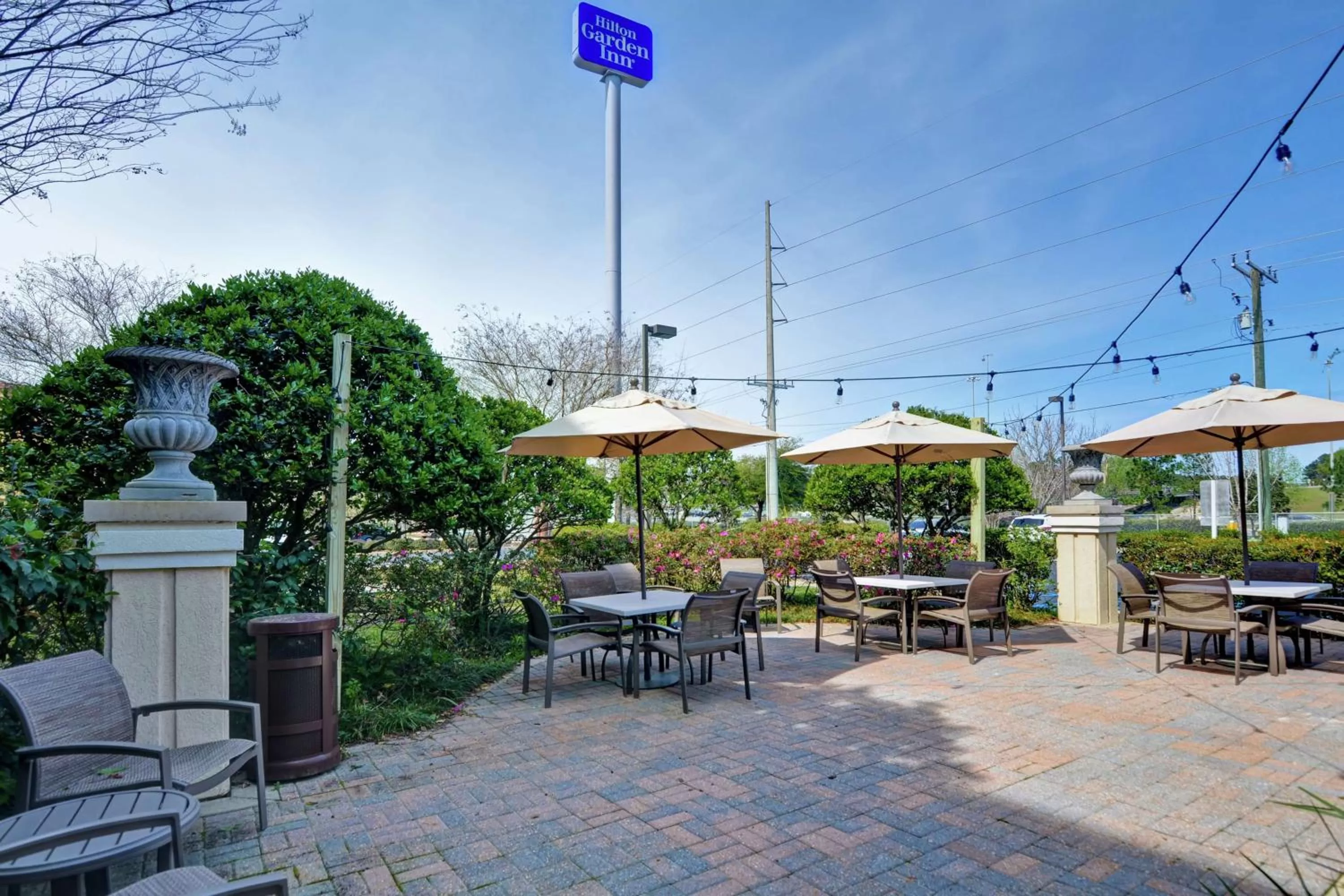 Patio in Hilton Garden Inn Mobile East Bay / Daphne
