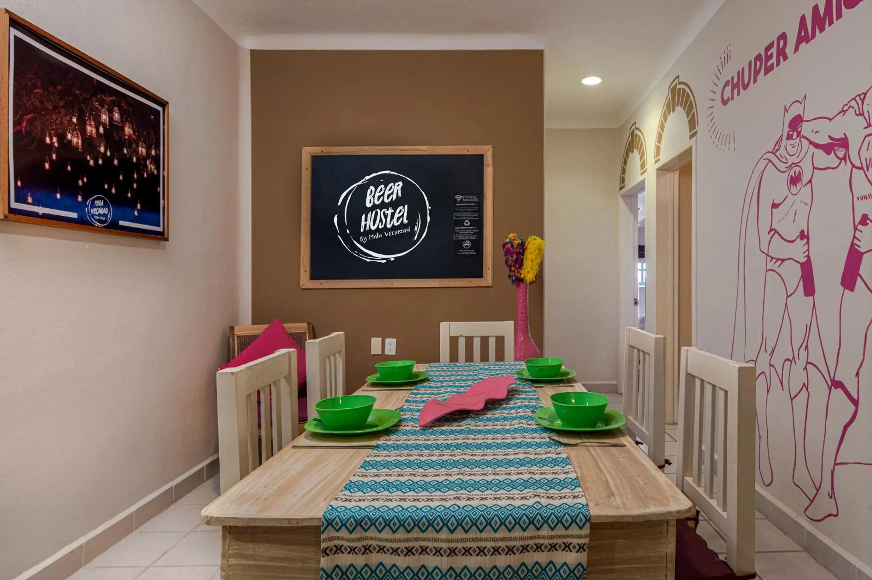 Dining Area in Mala Vecindad Playa Beer Hotel