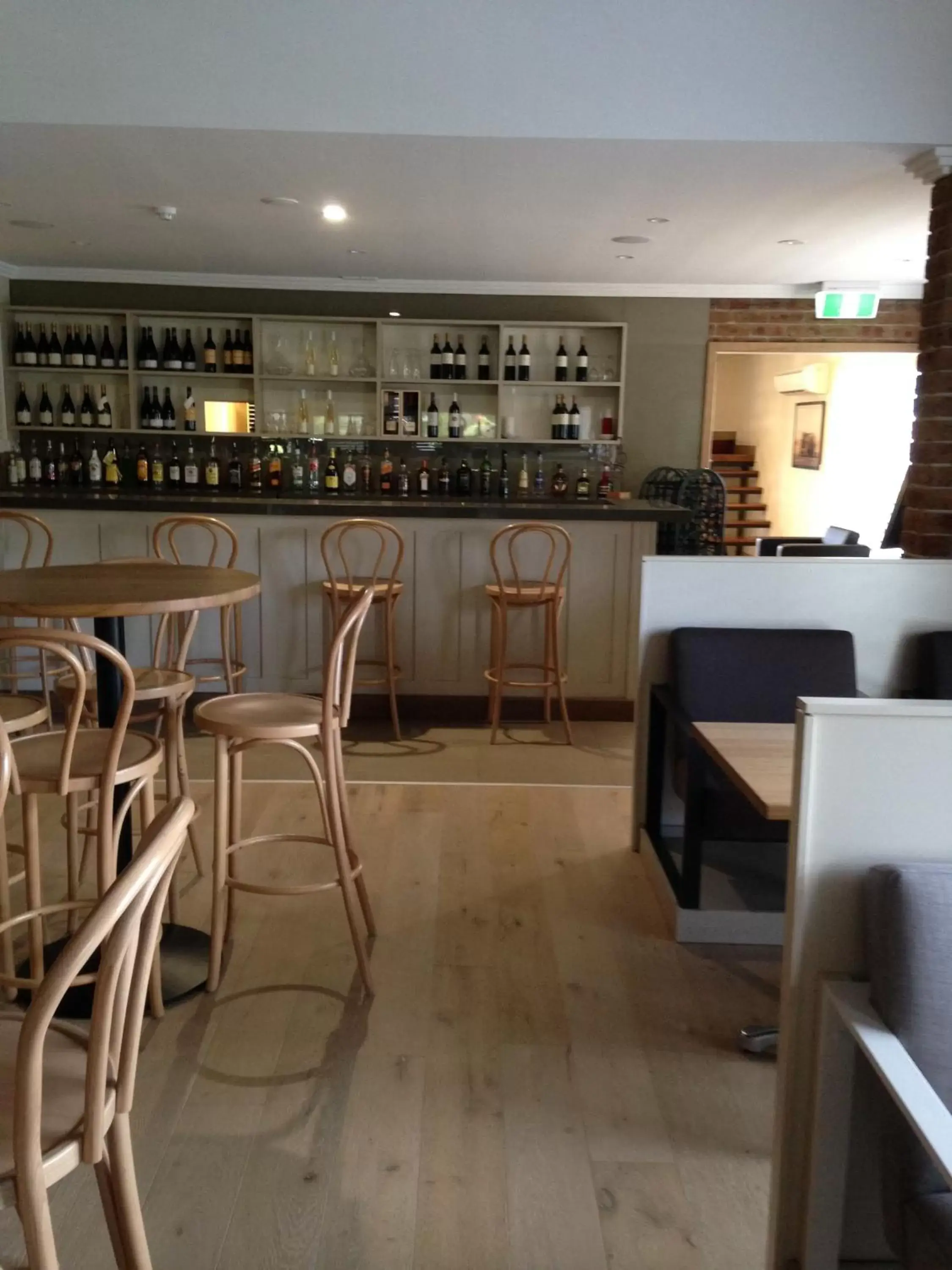Lounge or bar, Restaurant/Places to Eat in Francis Phillip Motor Inn and The Lodge