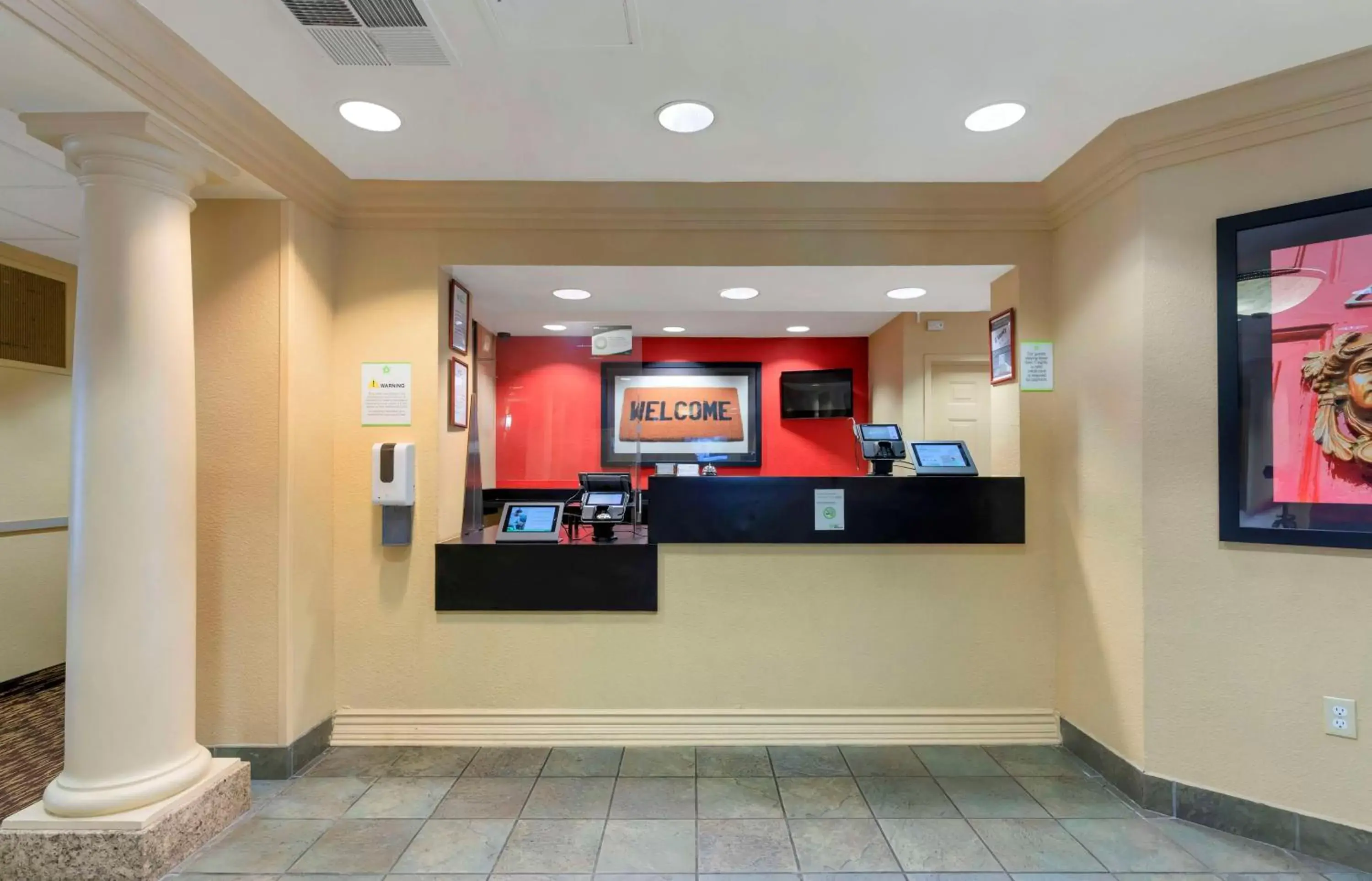Lobby or reception in Extended Stay America Suites - Oakland - Alameda Airport Lobby or reception in Extended Stay America Suites - Oakland - Alameda Airport