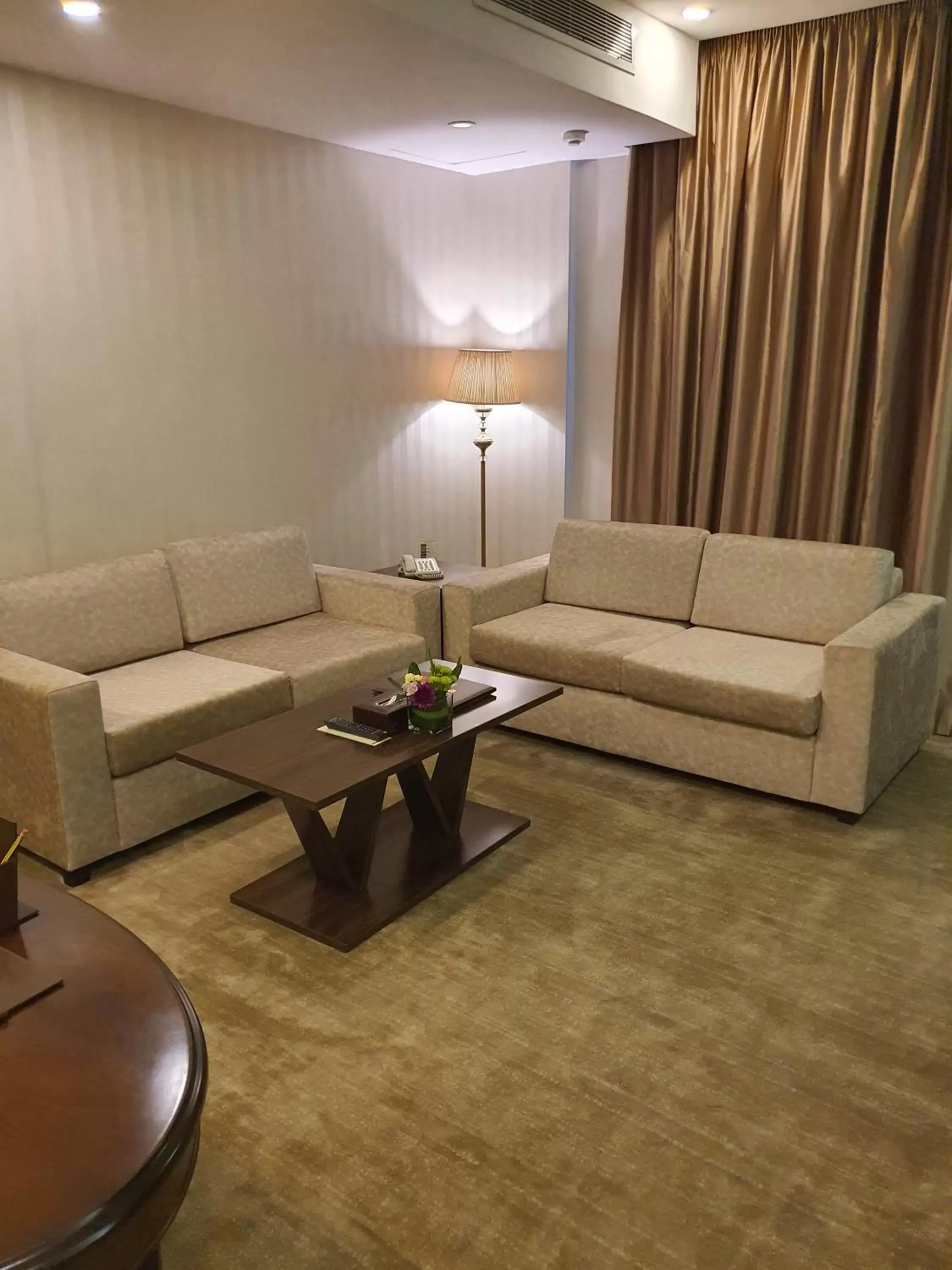 Living room, Seating Area in Grand Park Hotel