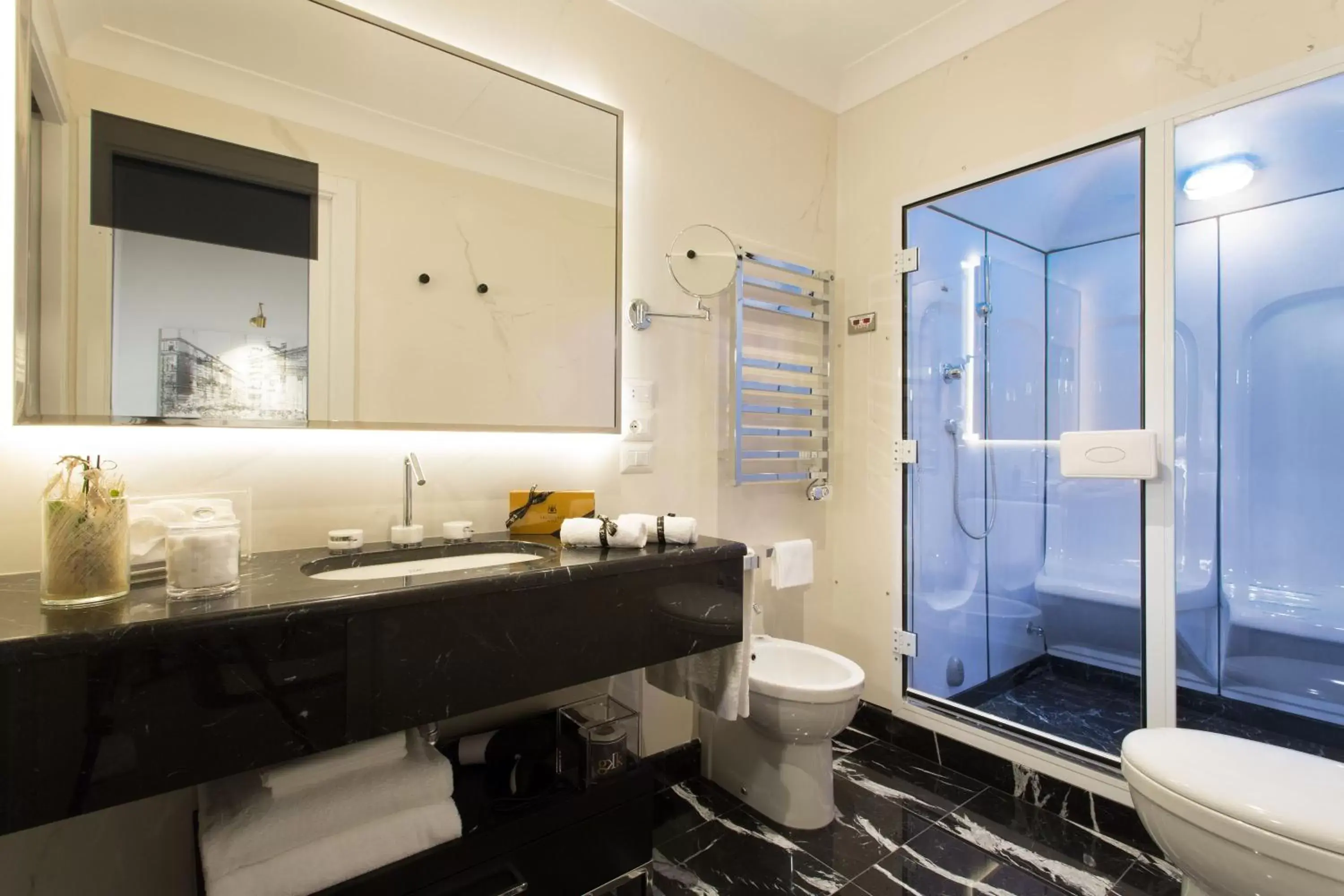 Shower, Bathroom in Elizabeth Unique Hotel | a Member of Design Hotels™