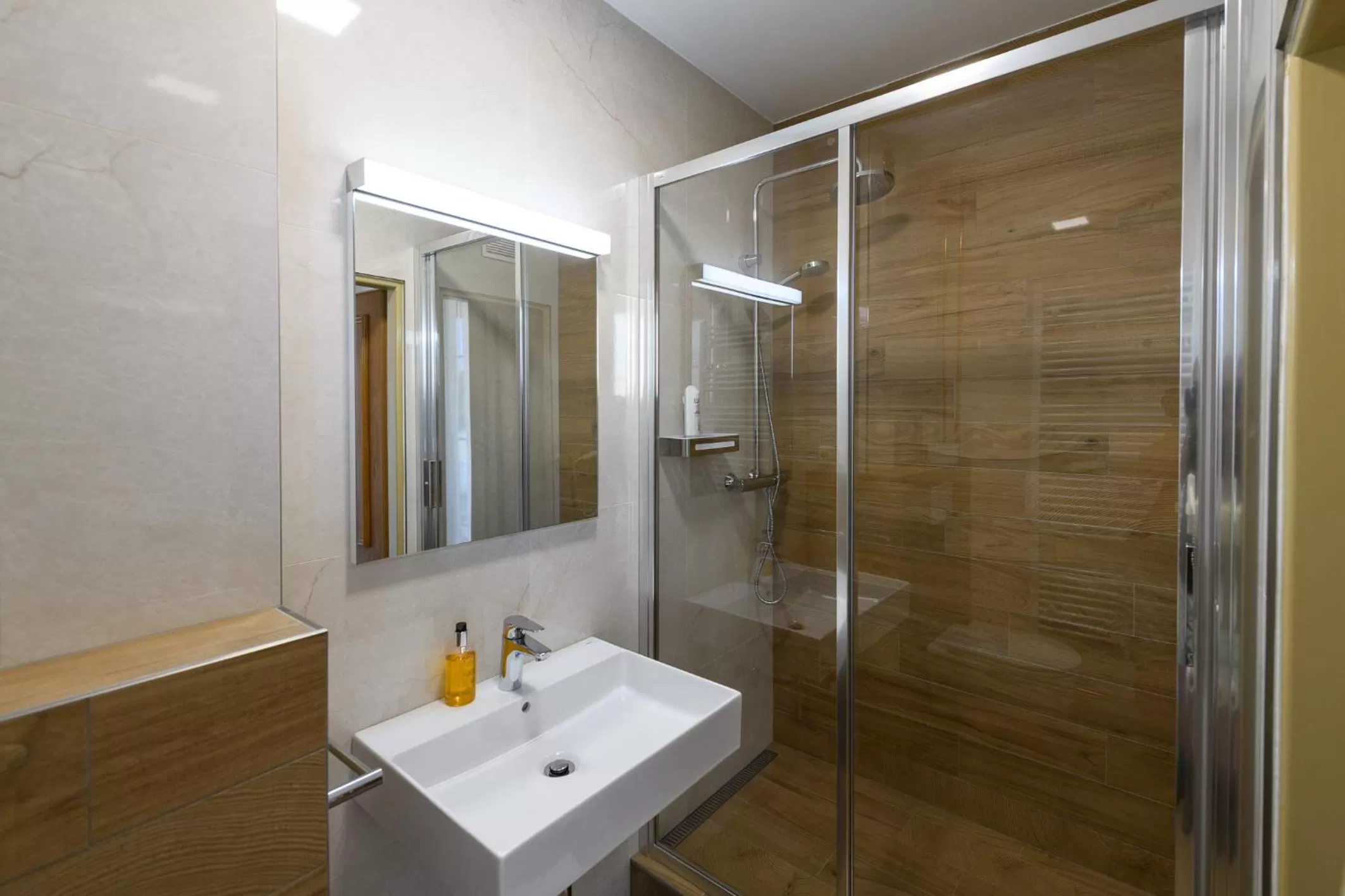 Shower in Sport-V-Hotel