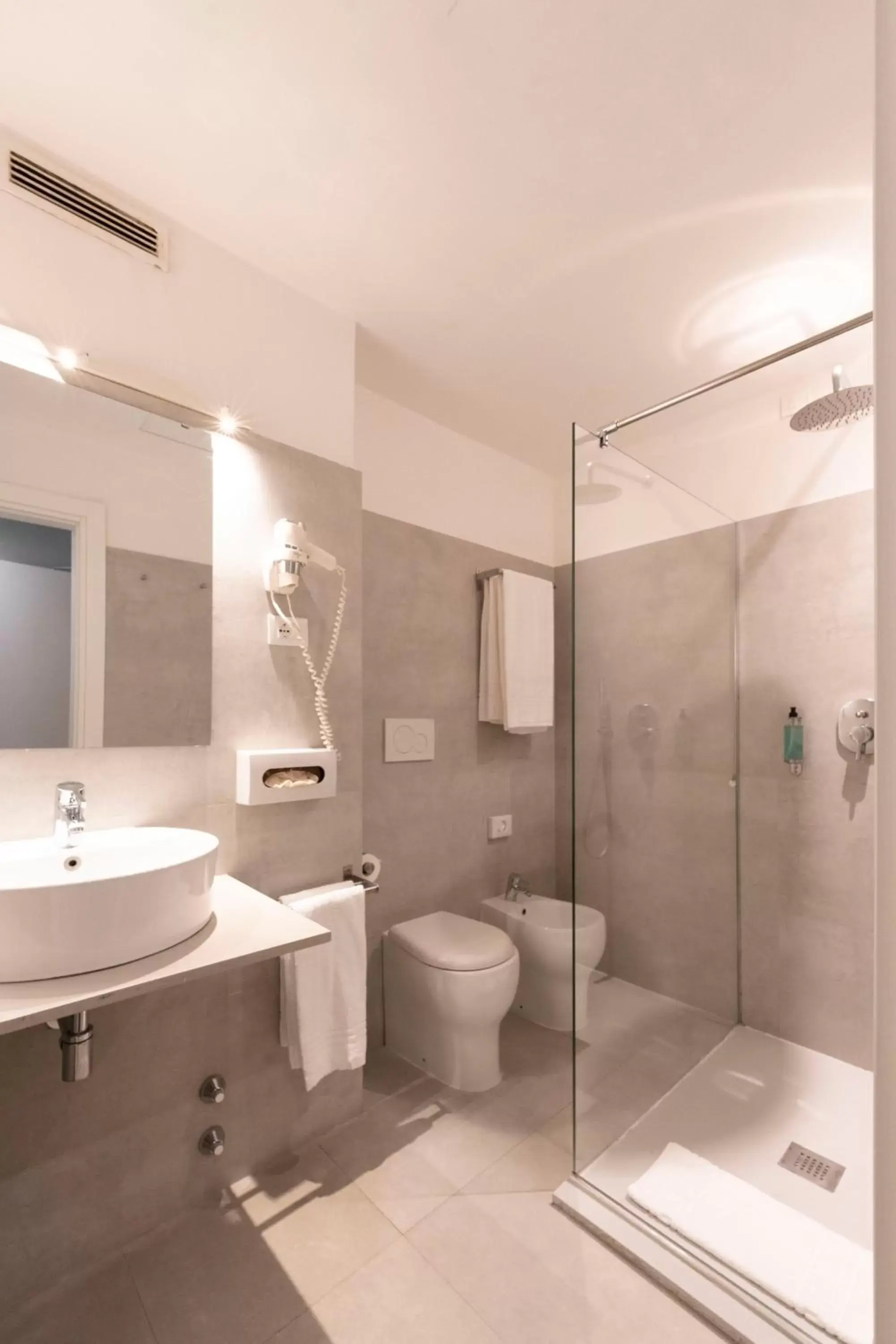 Bathroom in Kleos Hotel Milano