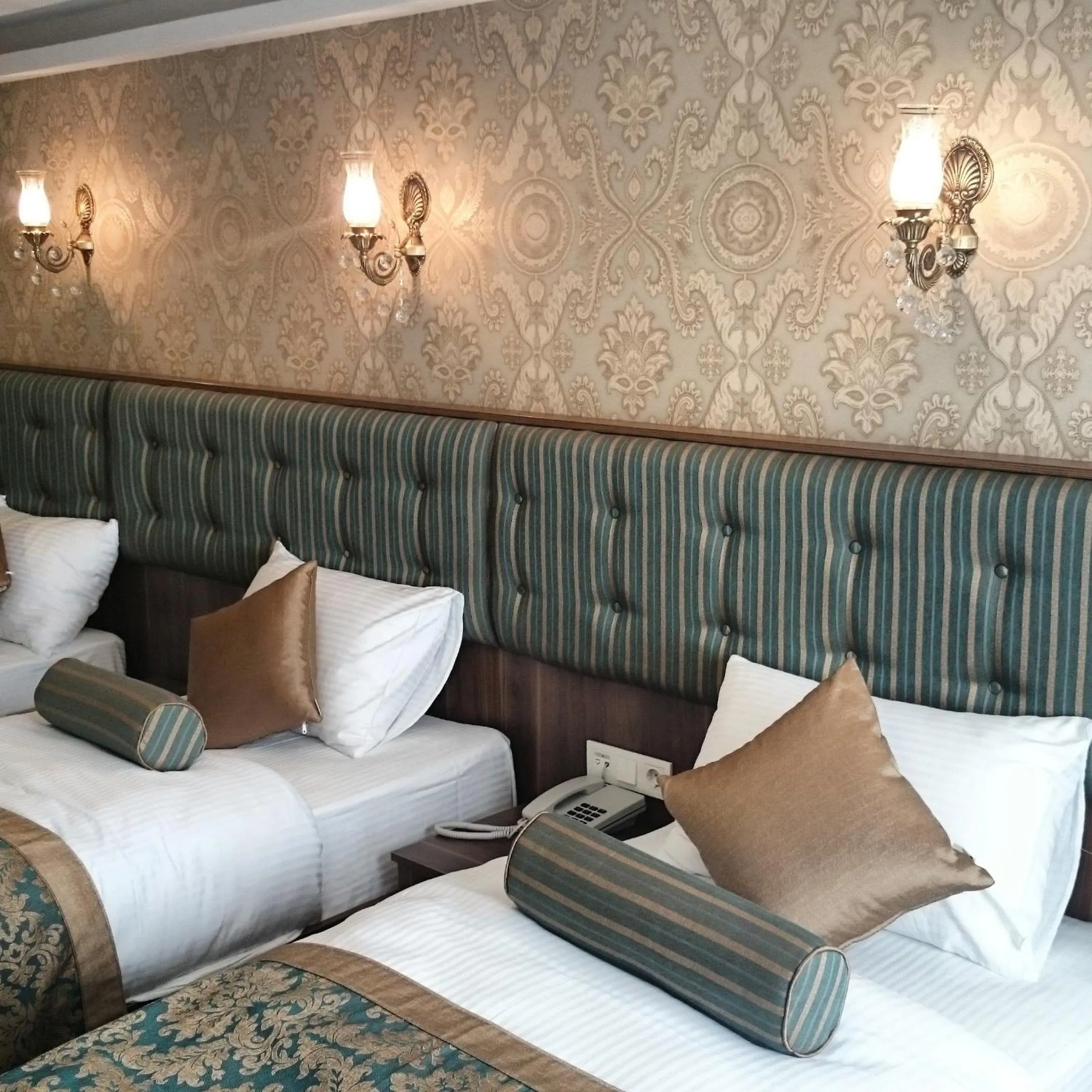 Photo of the whole room, Bed in Marmara Place Old City Hotel