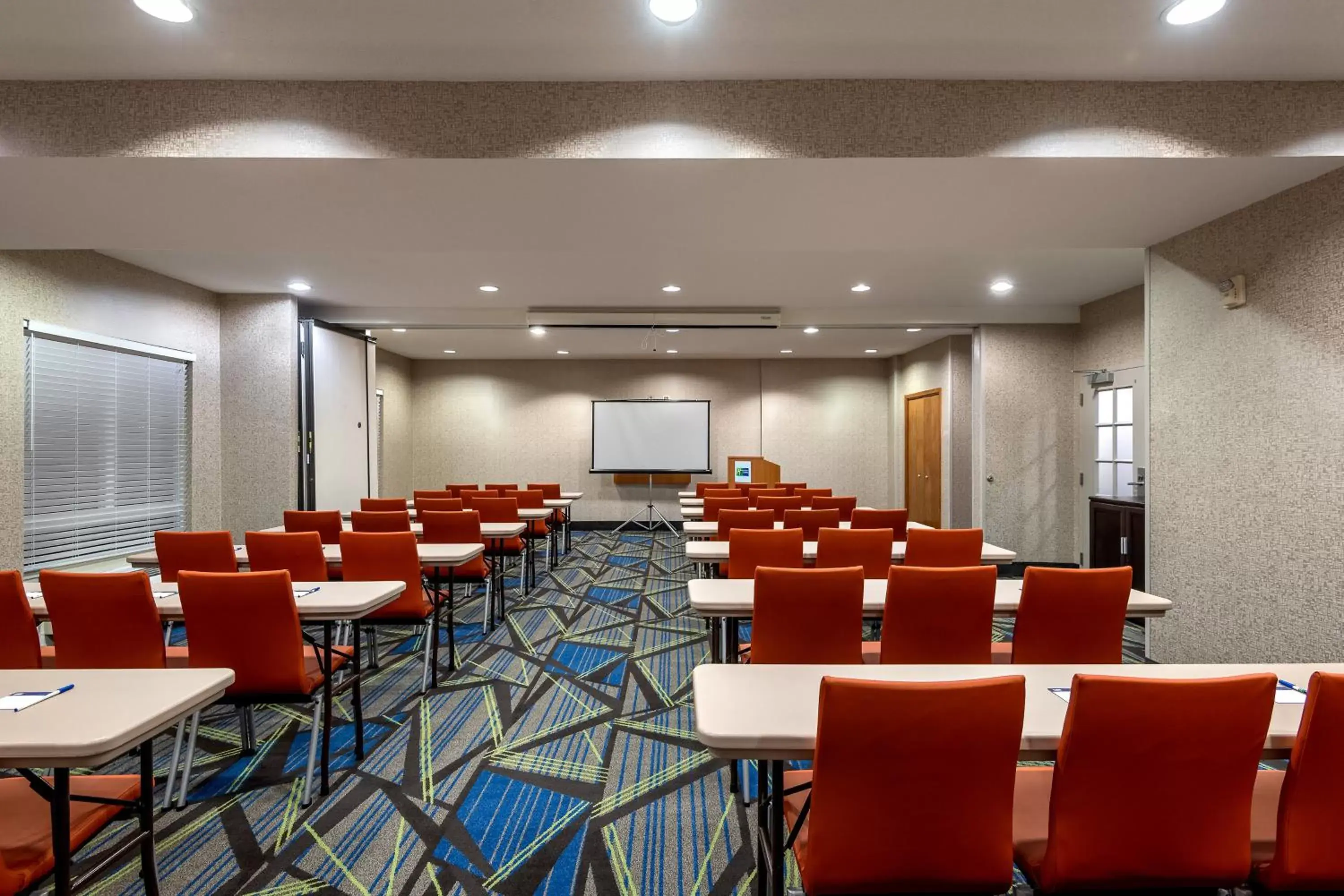 Meeting/conference room in Holiday Inn Express Daphne-Spanish Fort, an IHG Hotel