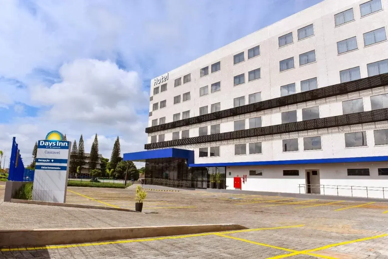 Property Building in Days Inn By Wyndham Cascavel