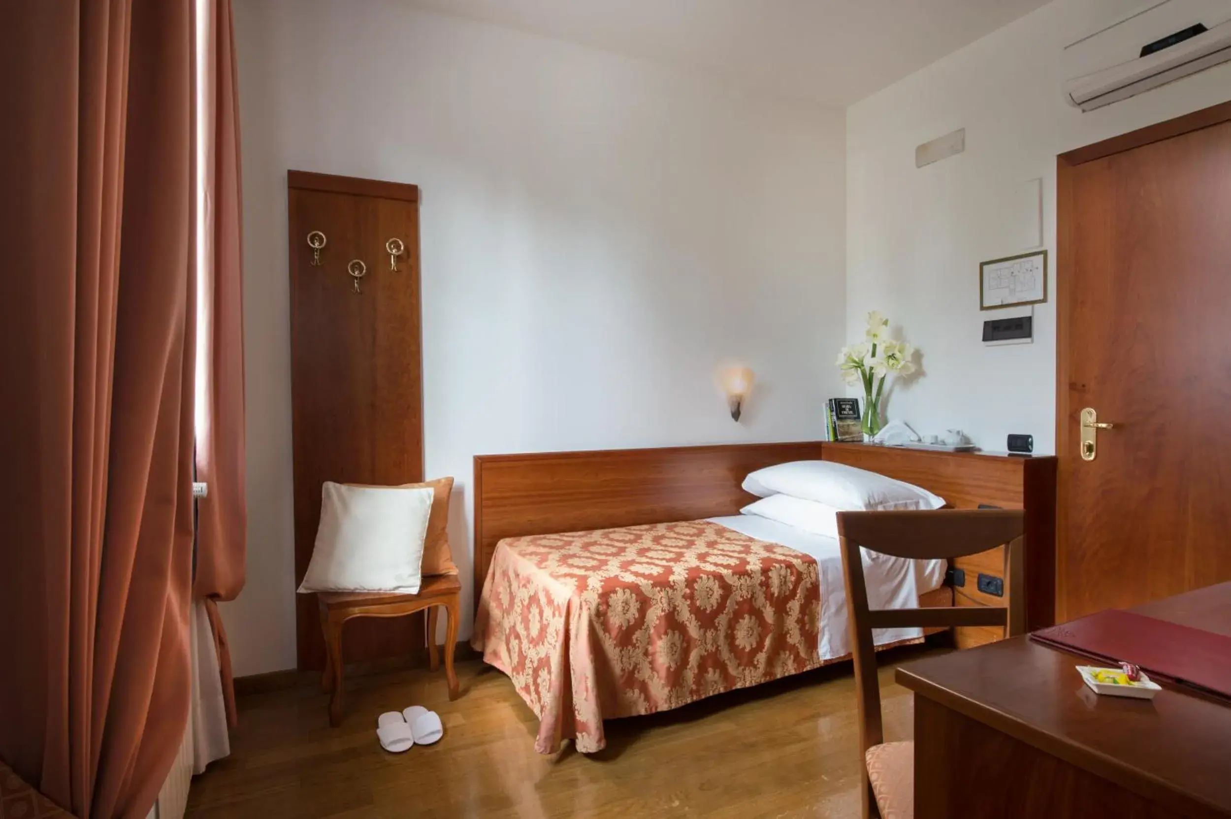Bedroom, Bed in Hotel La Villetta