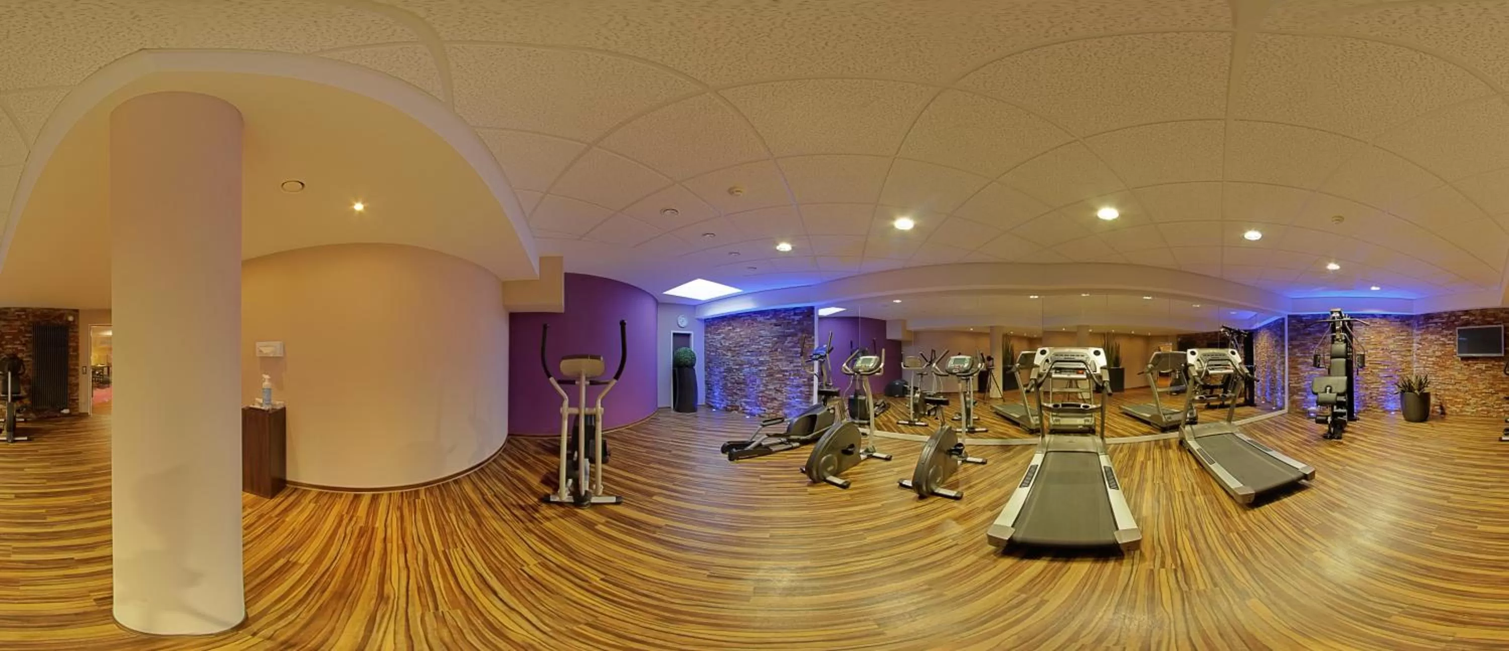 Fitness centre/facilities in Gästehaus Dorf-Alm