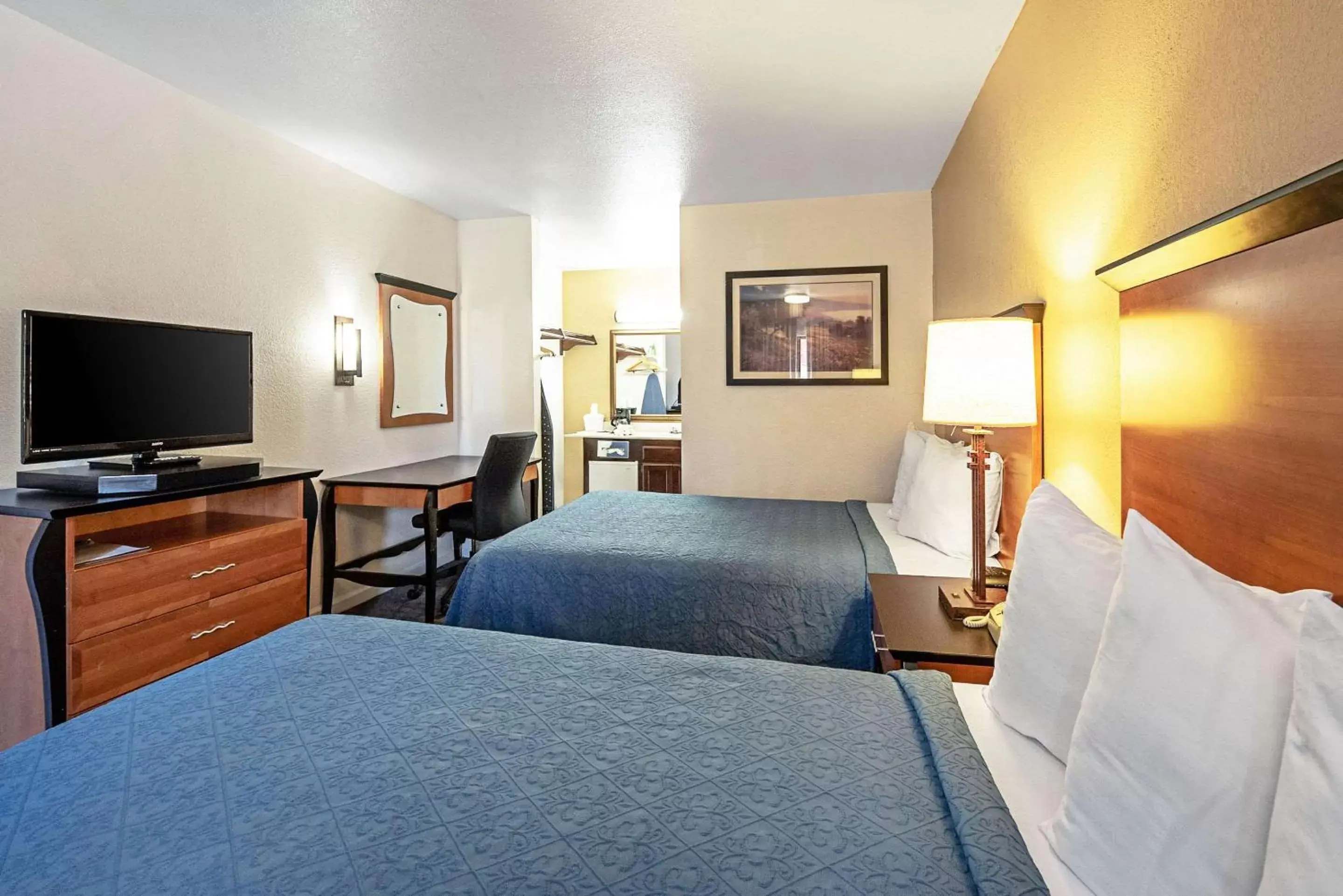 Double Room with Two Double Beds - Non-Smoking in Rodeway Inn at Nevada State Capitol Carson City