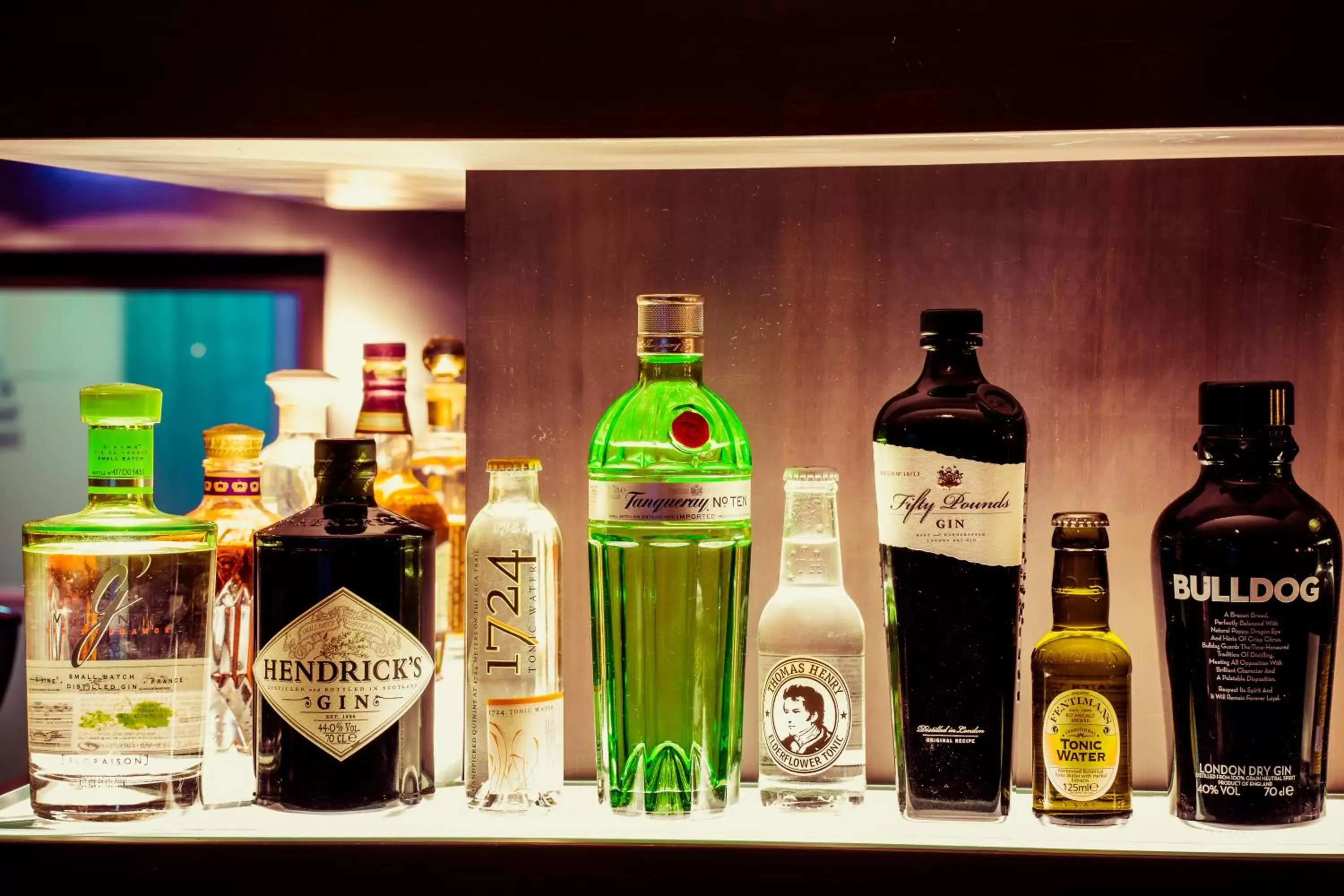 Lounge or bar in SAKS Urban Design Hotel Kaiserslautern Lounge or bar in SAKS Urban Design Hotel Kaiserslautern