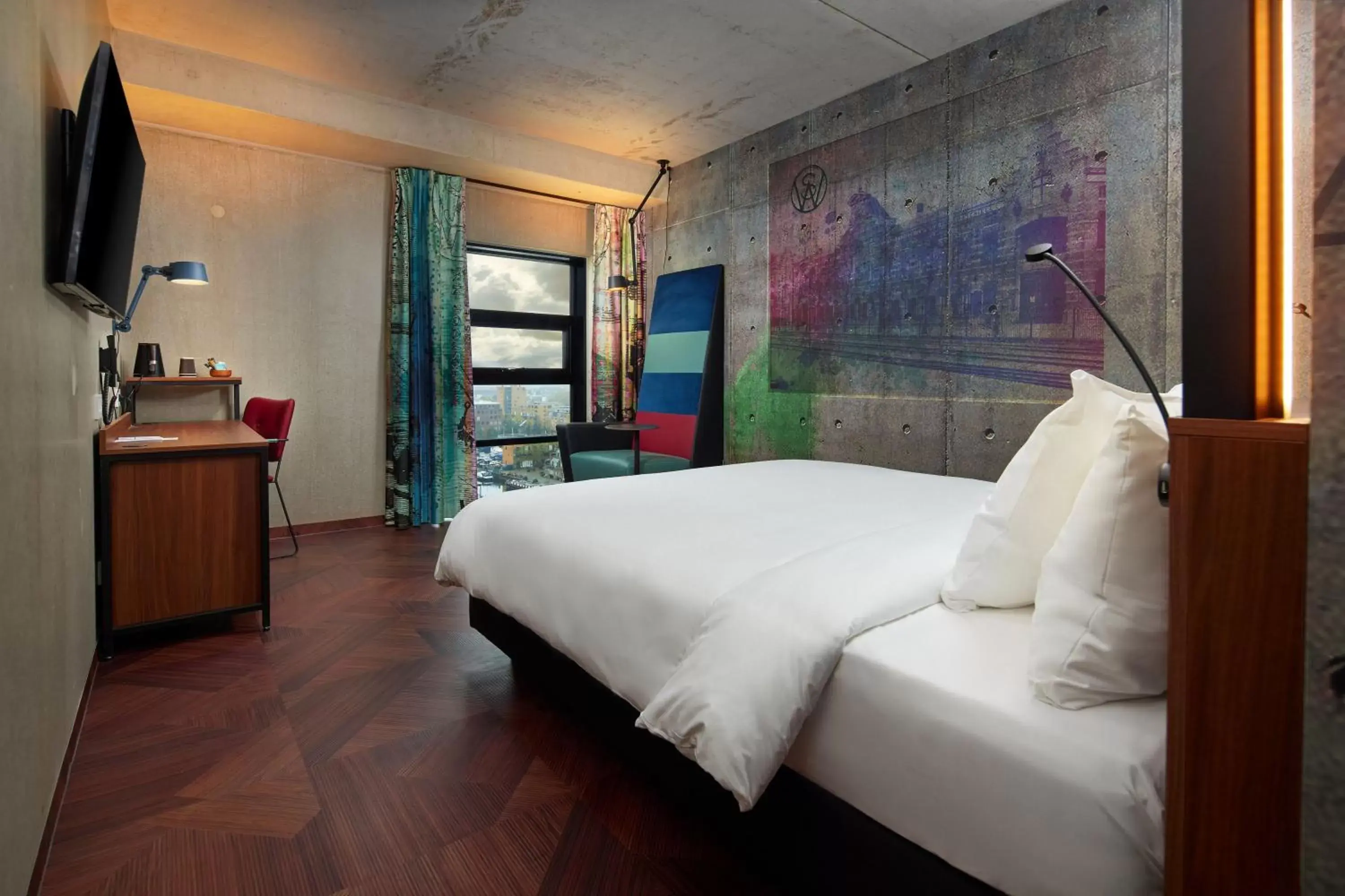 Photo of the whole room in Inntel Hotels Amsterdam Landmark