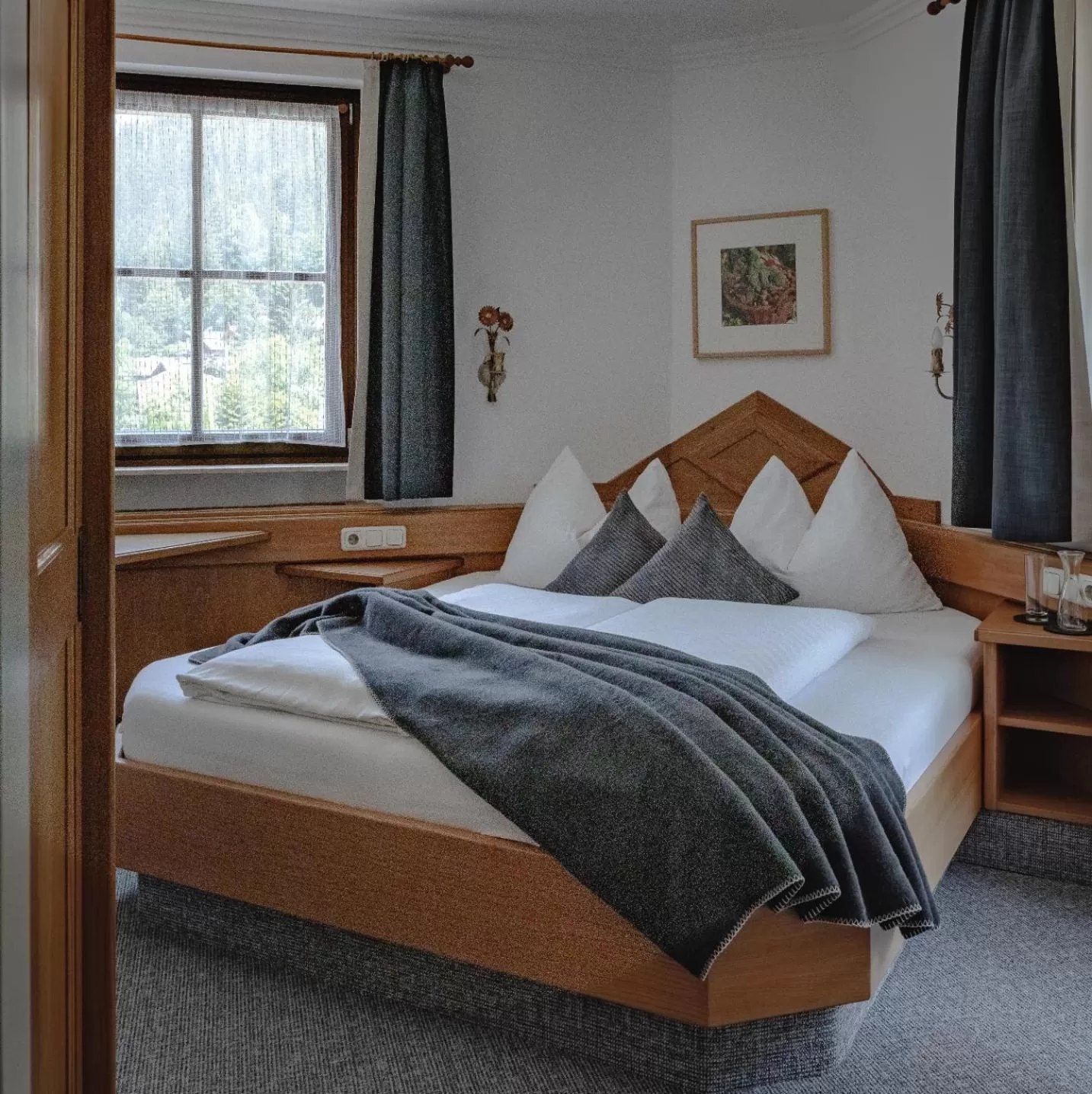 Photo of the whole room, Bed in Appartements KATHRIN