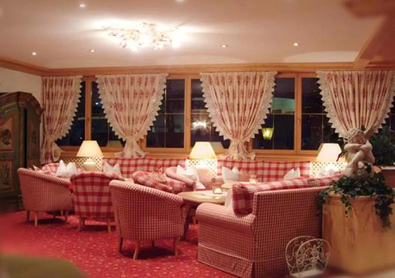 Lobby or reception in Sporthotel Sonne