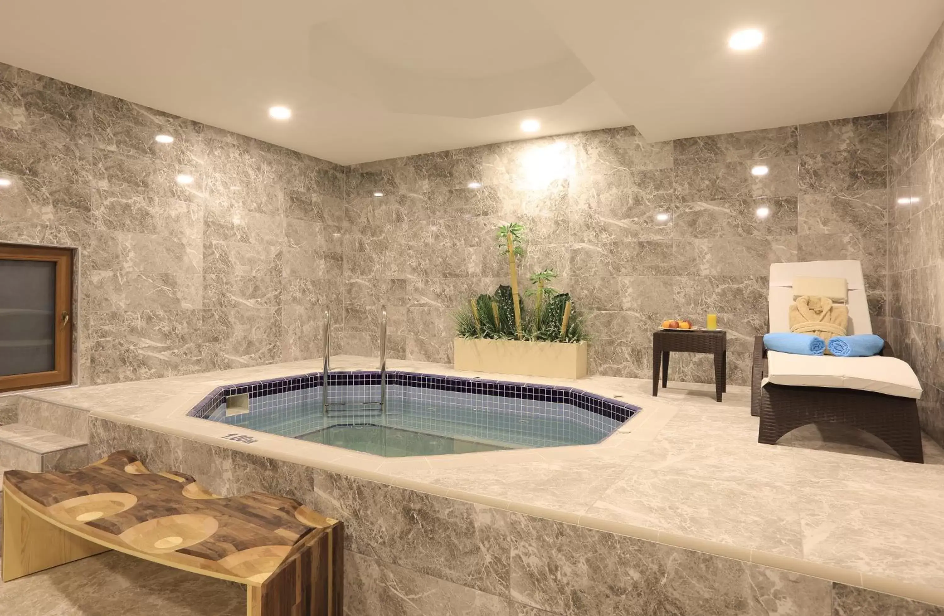 Bath, Swimming Pool in Cam Thermal Resort Hotel & Spa