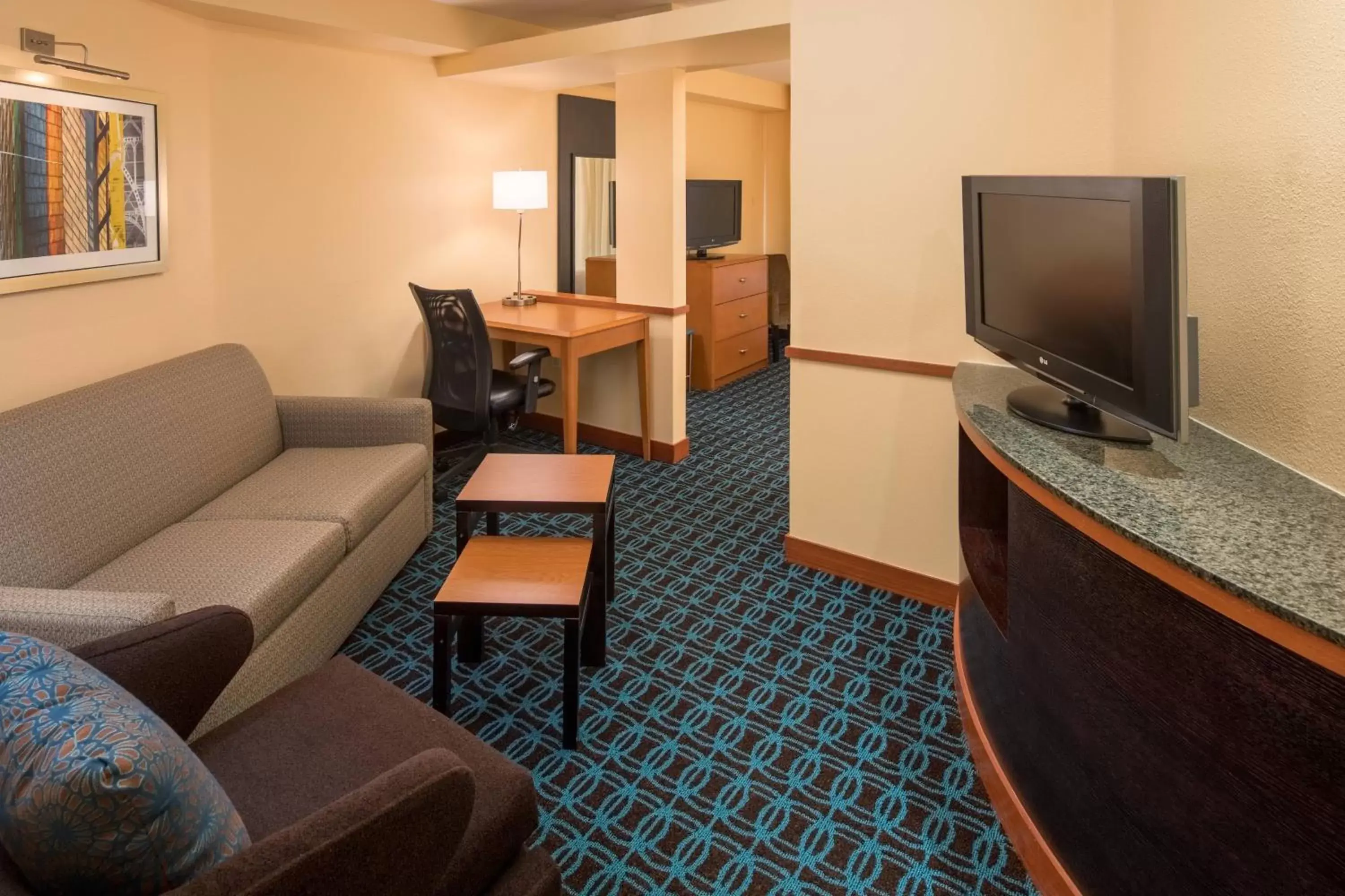 Living room, Seating Area in Fairfield Inn & Suites by Marriott Portland North