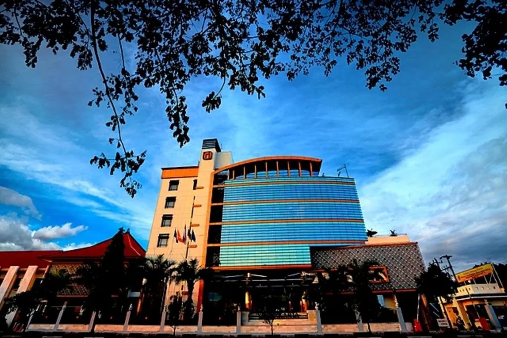 Facade/entrance in Ros-In Hotel