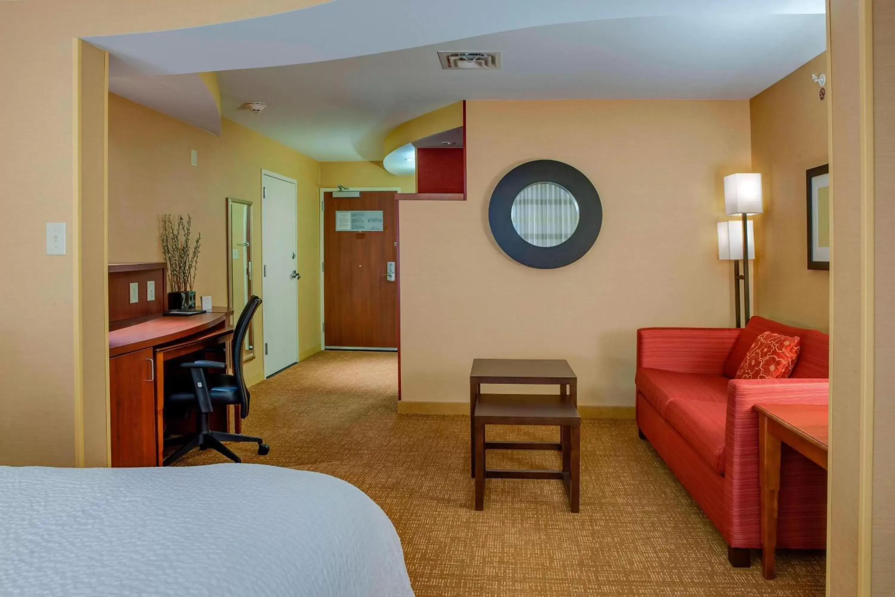 Living room, Seating Area in Courtyard by Marriott Indianapolis Noblesville