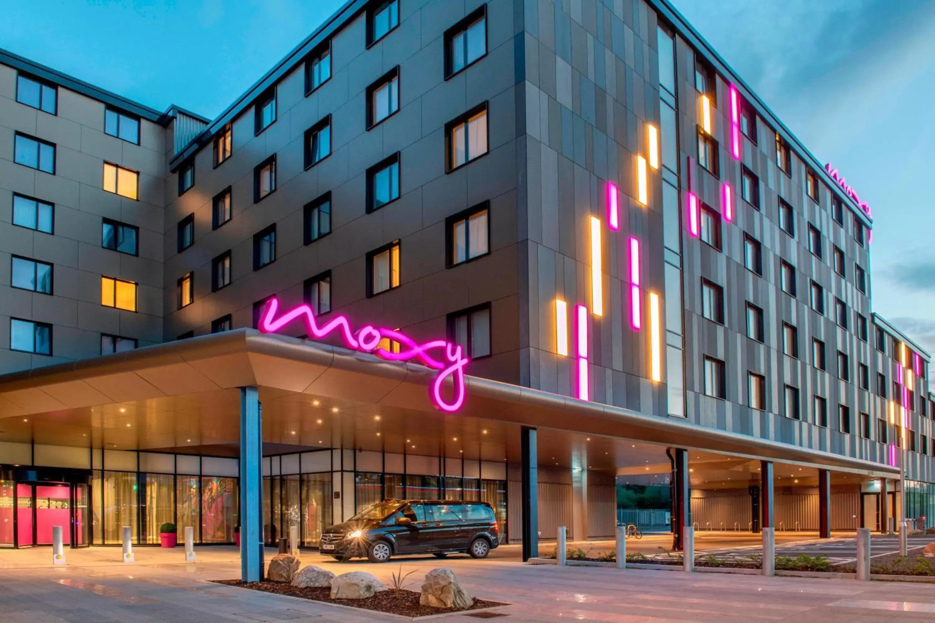 Property Building in Moxy London Heathrow Airport
