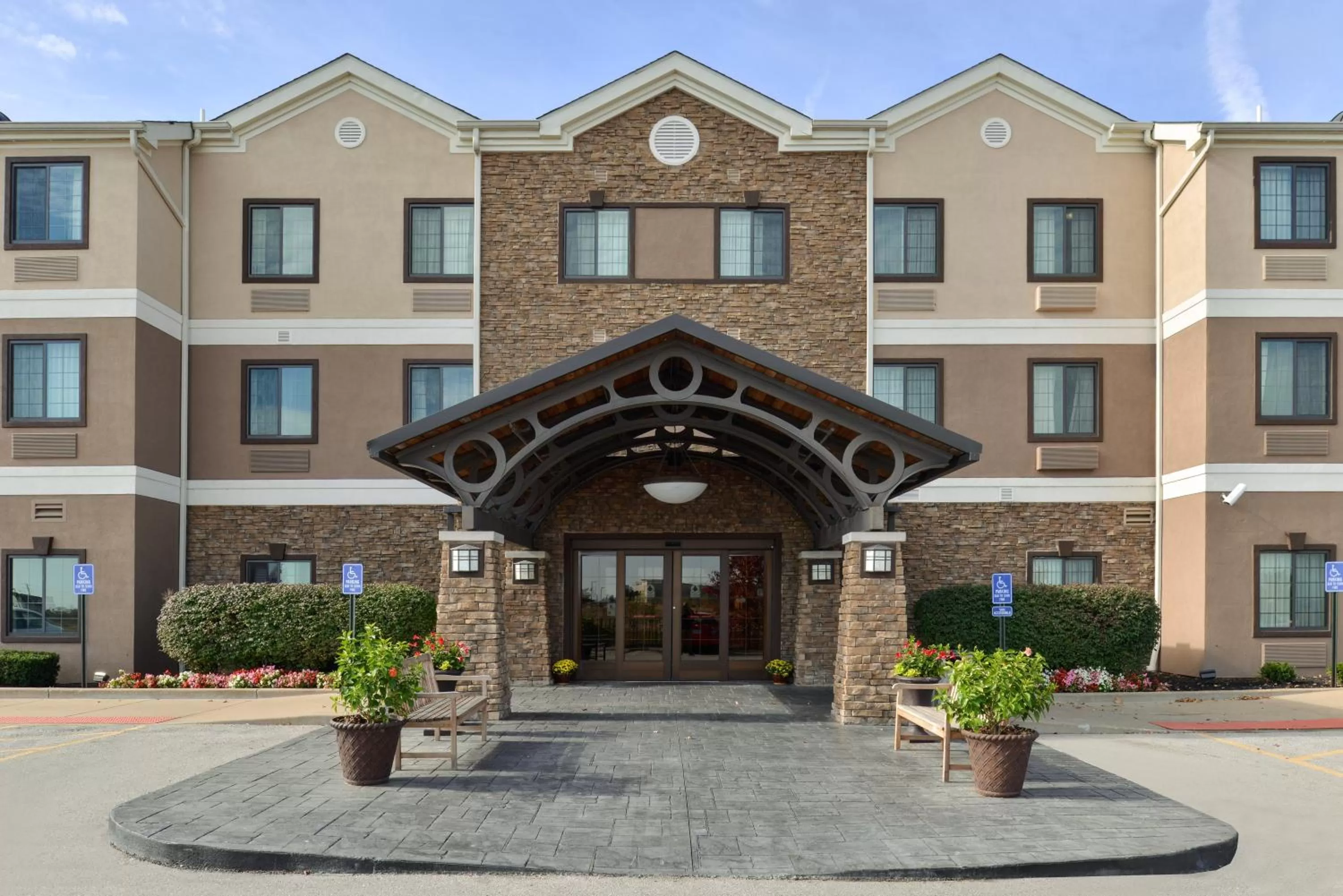 Property building in Staybridge Suites O'Fallon Chesterfield by IHG