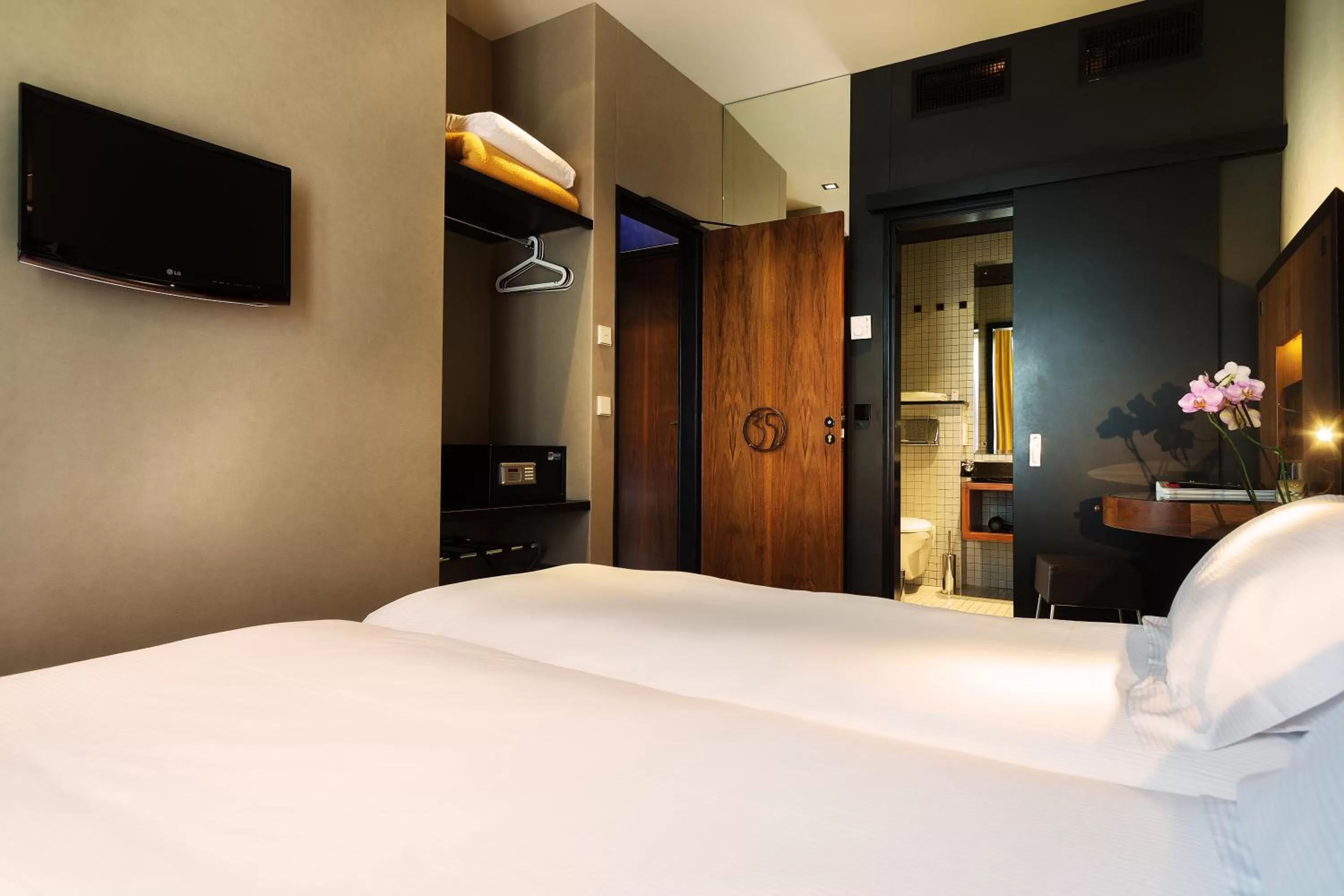 TV and multimedia, Bed in Chateaudun Opéra