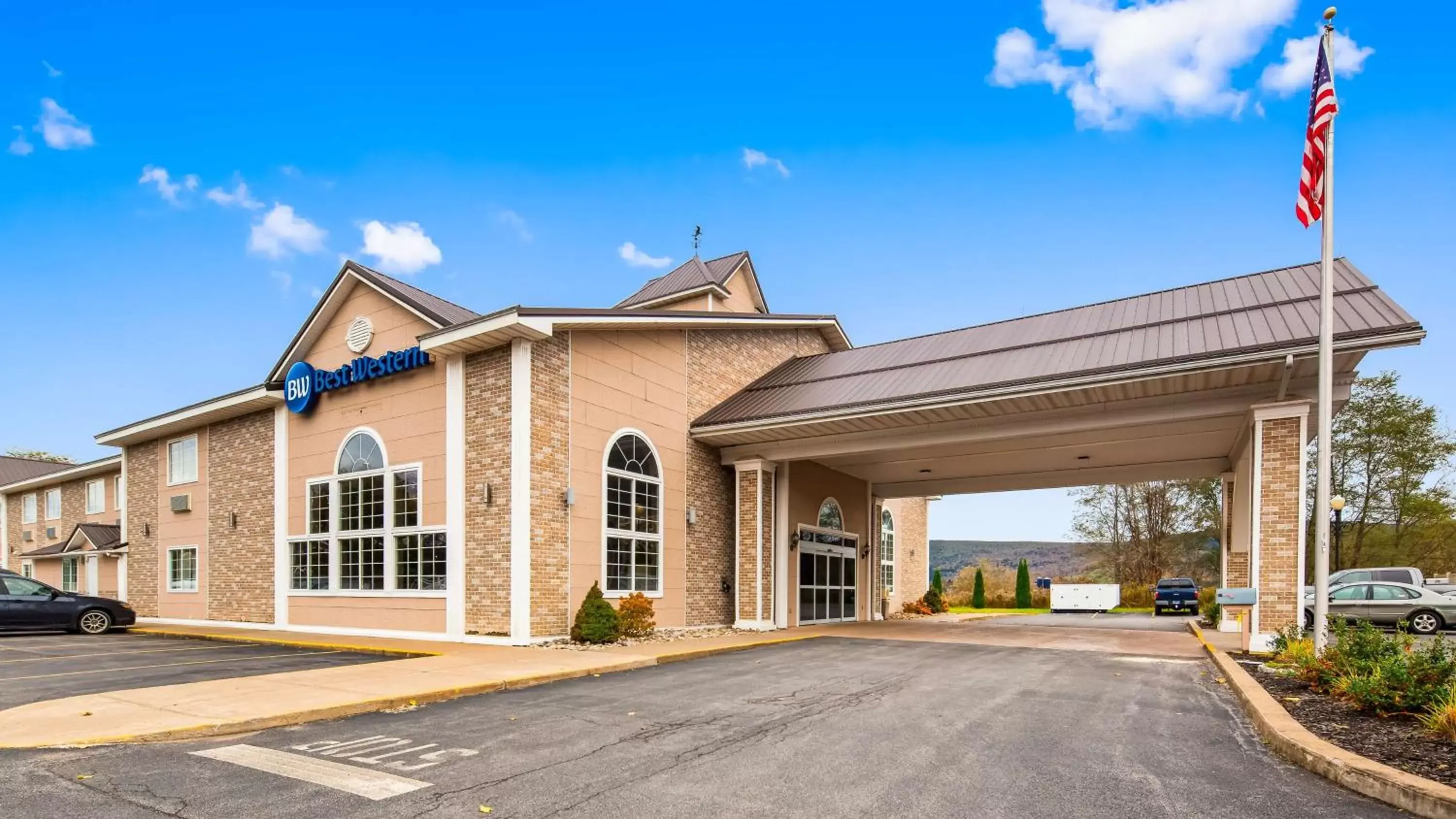 Property Building in Best Western Cooperstown