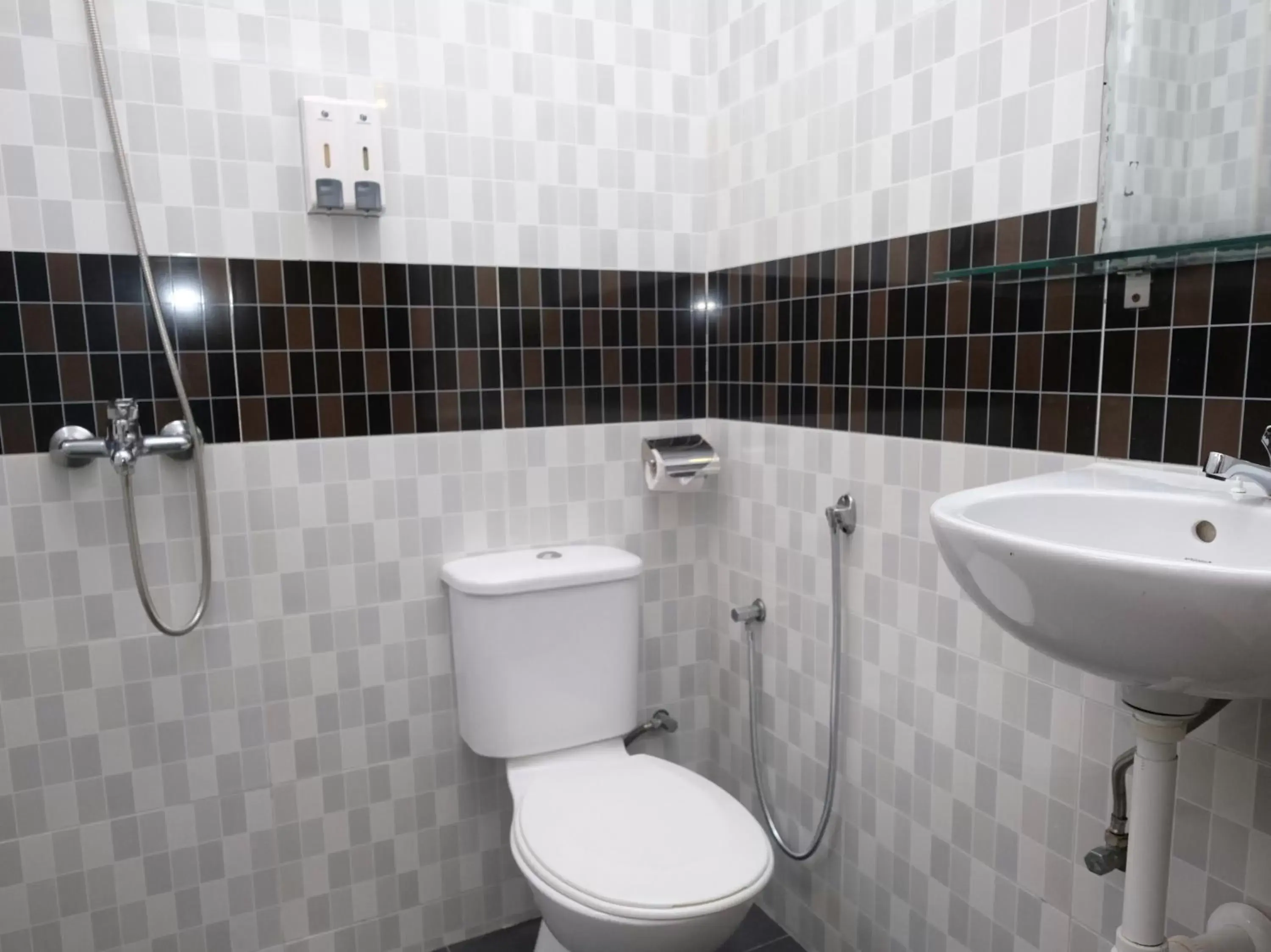 Bathroom in Hotel De' Tees, Masai Utama