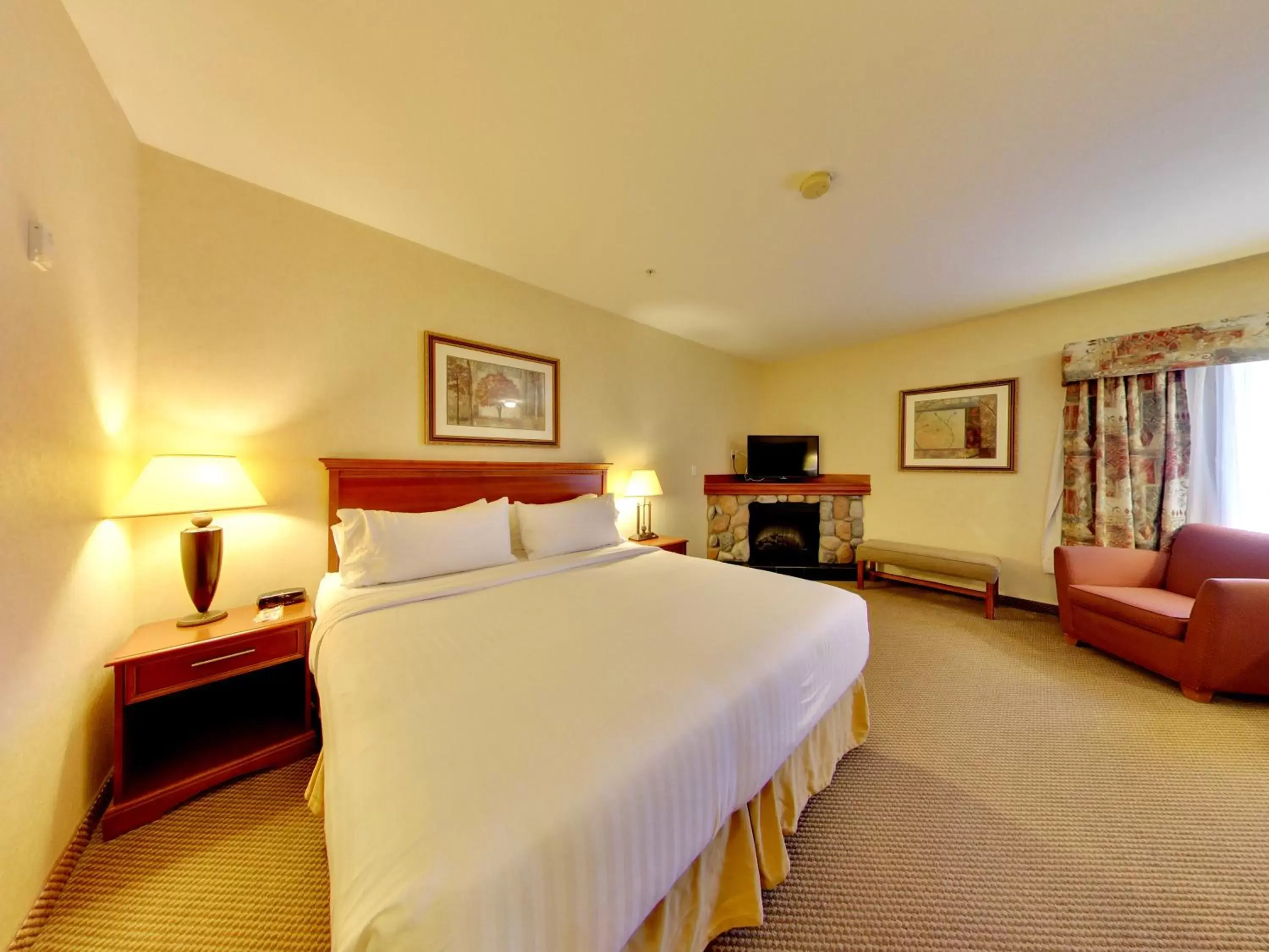 Photo of the whole room, Bed in Holiday Inn Express Hotel & Suites - Edmonton International Airport, an IHG Hotel