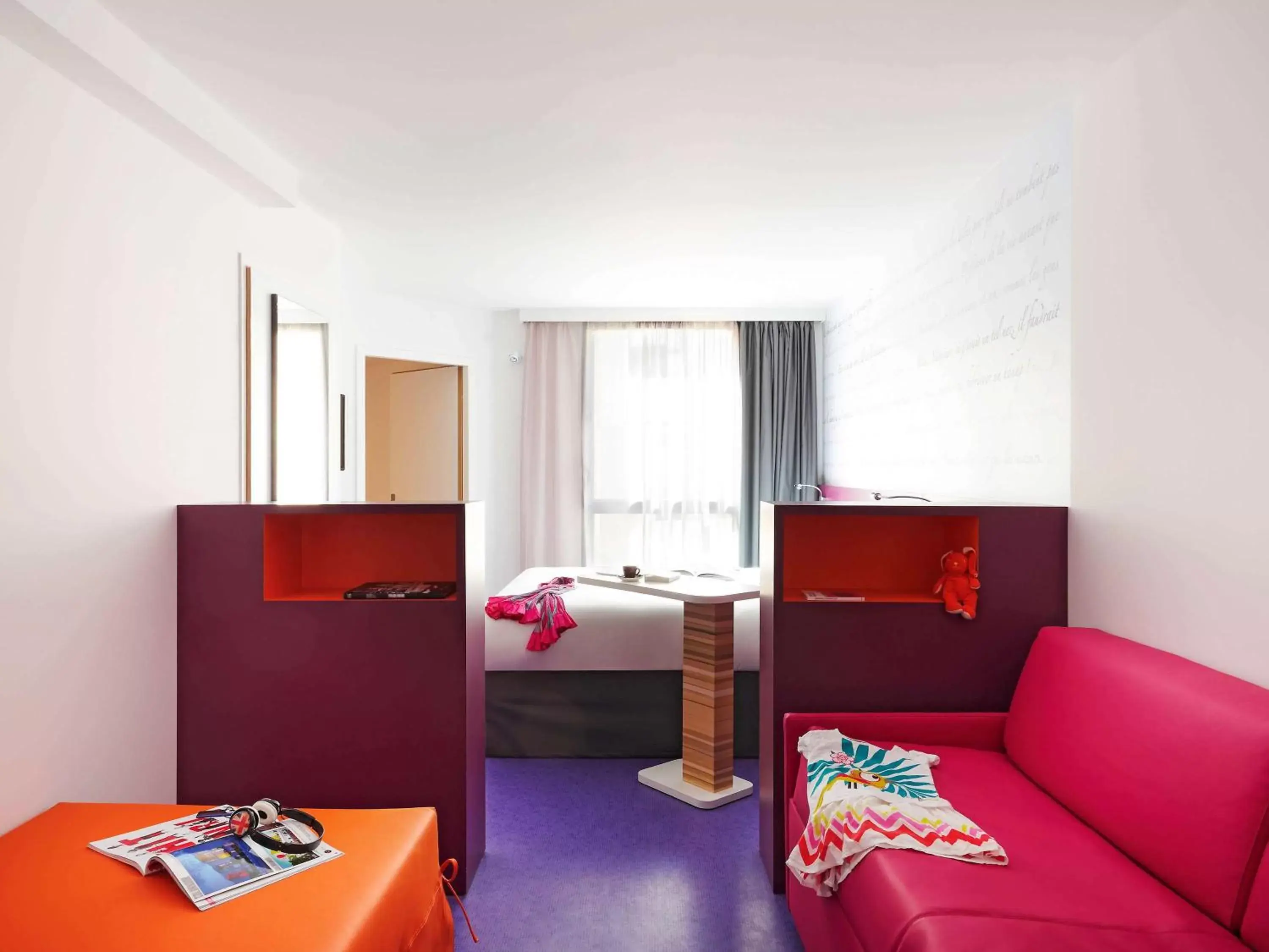 Bedroom, Seating Area in ibis Styles Montpellier Centre Comedie