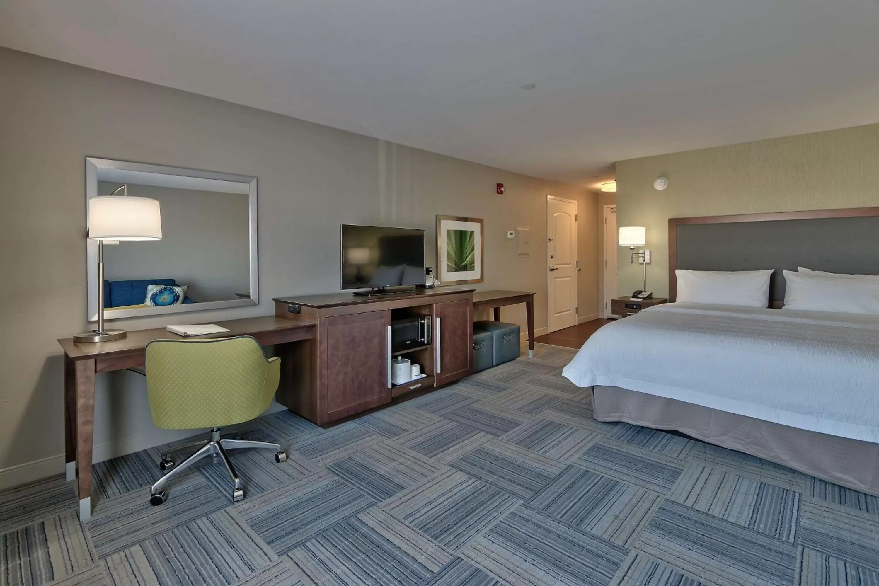 Bed in Hampton Inn & Suites Las Cruces I-10, Nm