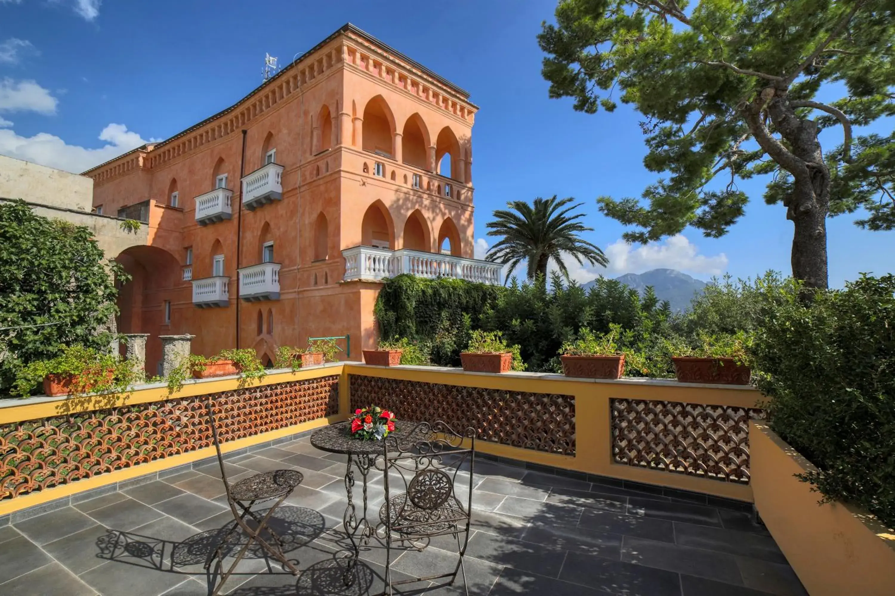 Patio, Property Building in Palazzo Confalone