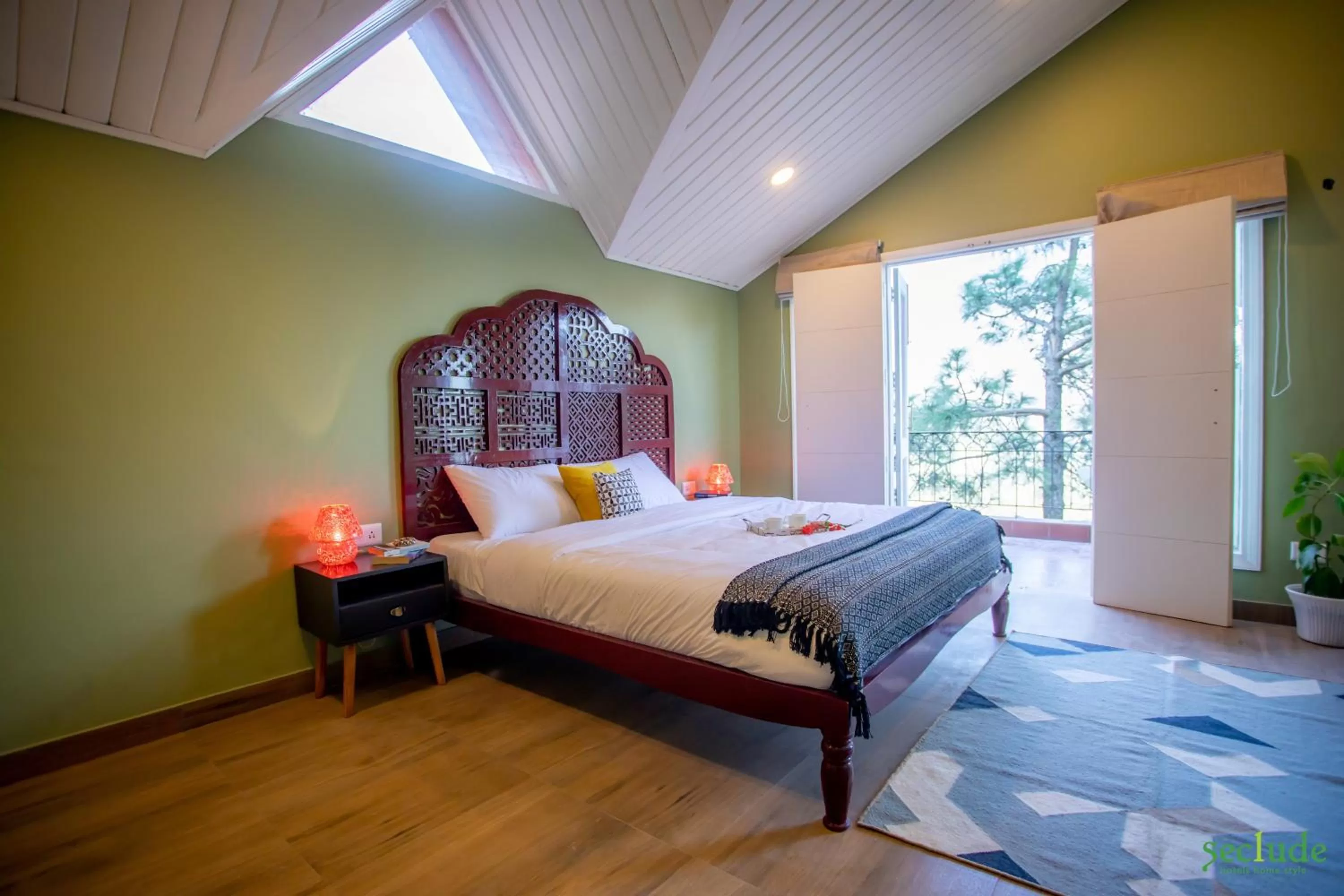 Photo of the whole room, Bed in Seclude Kasauli, Himachal Pradesh