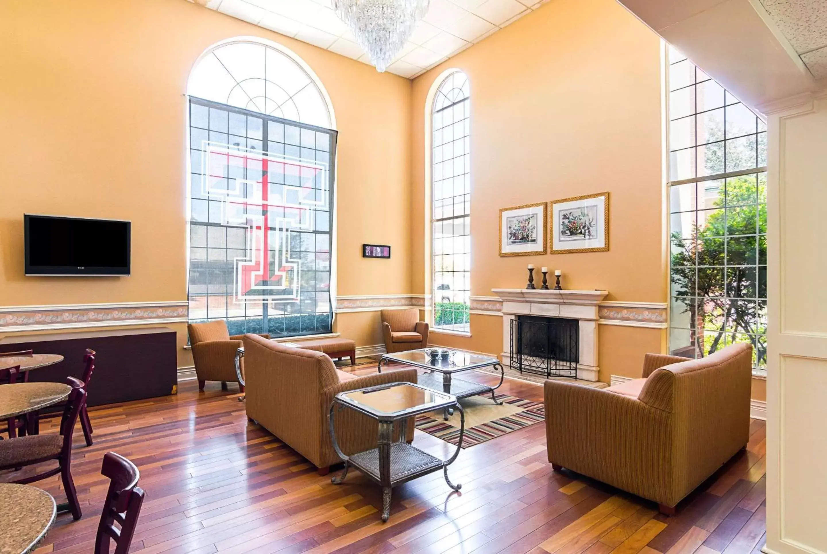 Lobby or reception in Quality Suites Lobby or reception in Quality Suites