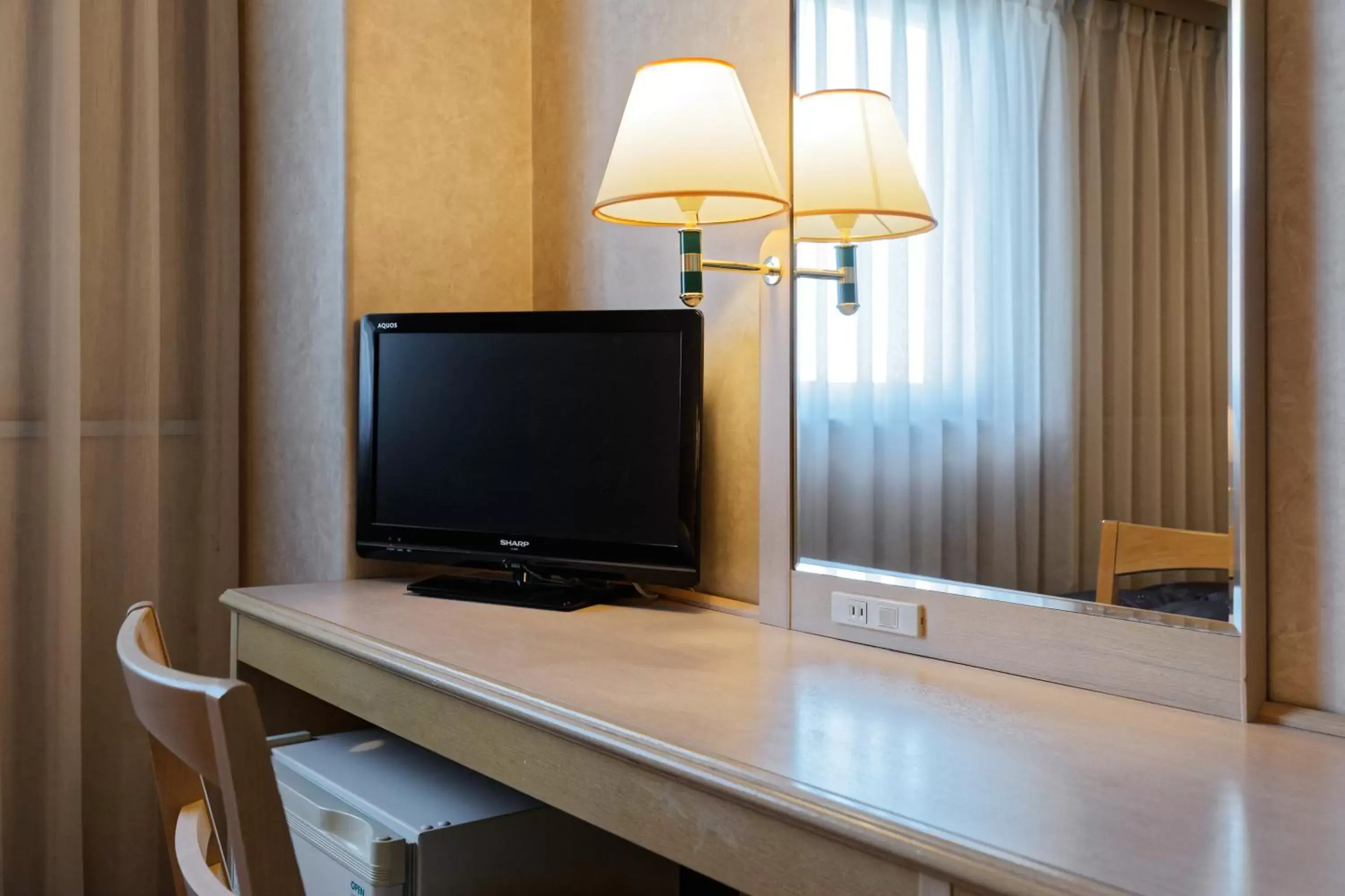 TV and multimedia, TV/Entertainment Center in Kurume Washington Hotel Plaza