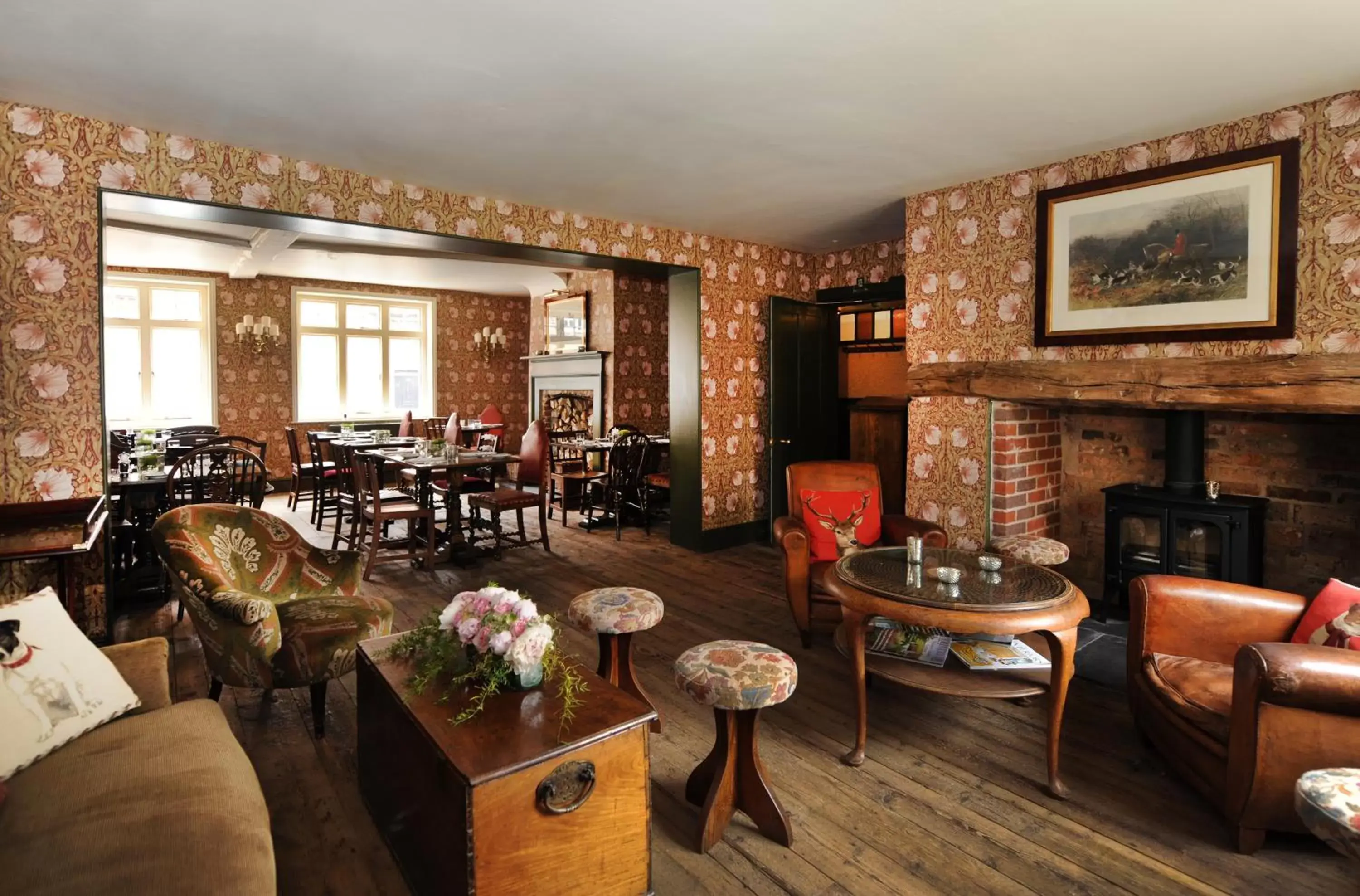 Restaurant/Places to Eat in The Stag and Huntsman at Hambleden