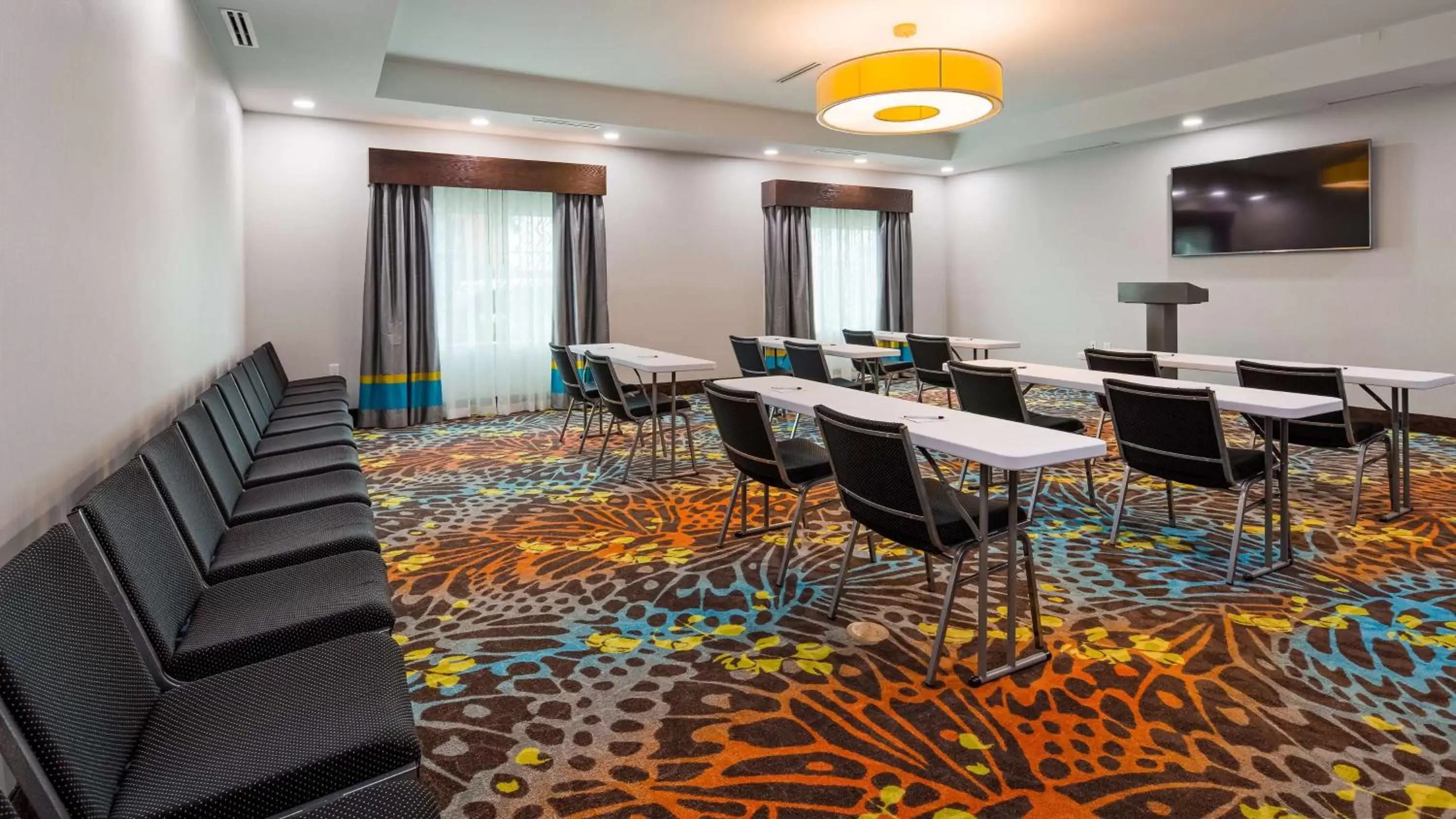 Business facilities in Best Western Plus Pasadena Inn & Suites