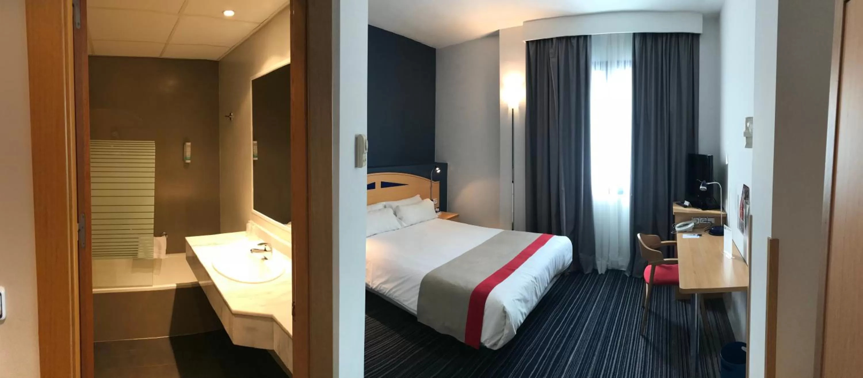 Photo of the whole room, Bed in Holiday Inn Express San Sebastian de los Reyes by IHG