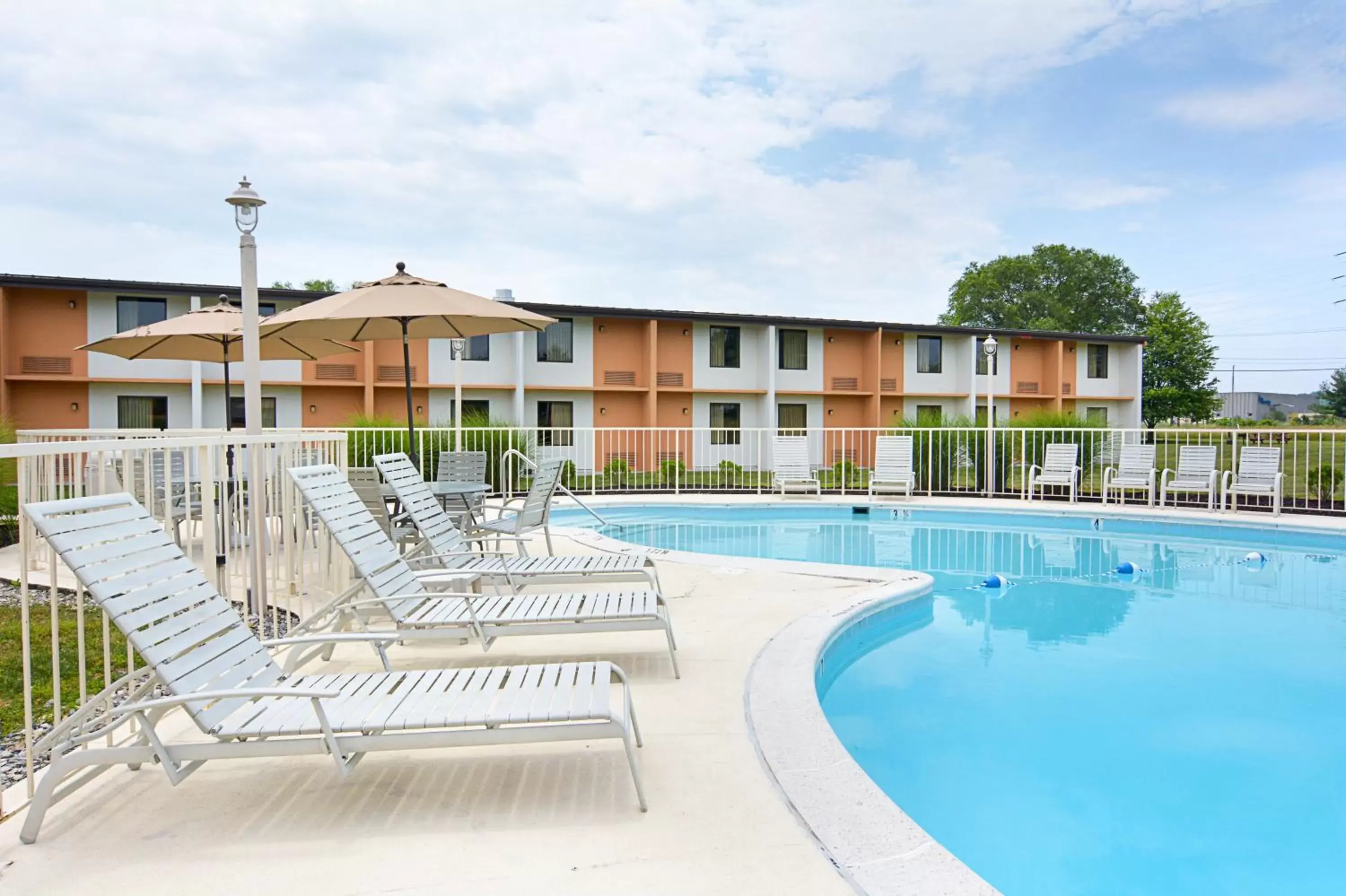 Swimming Pool in Quality Inn