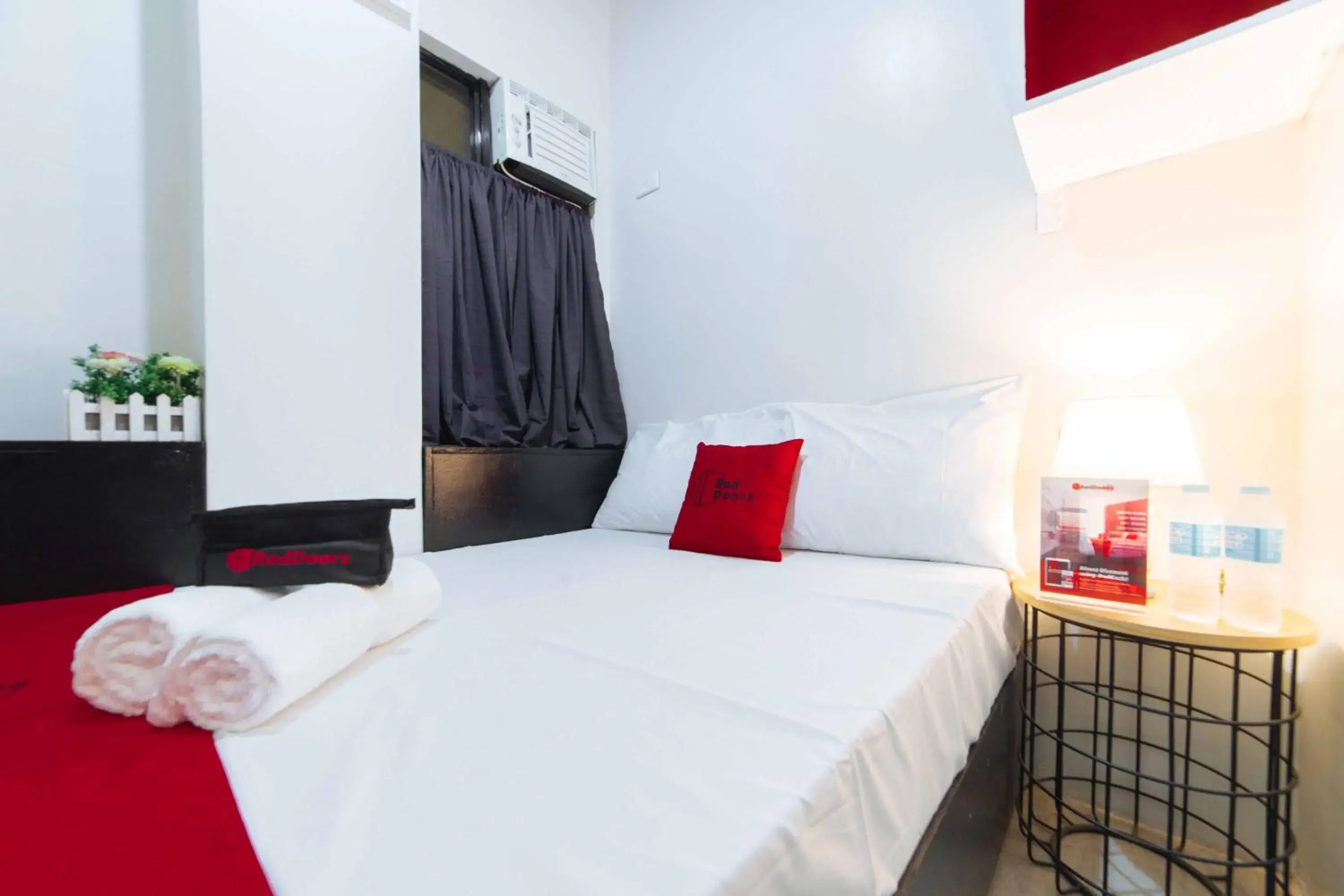 Bedroom, Bed in RedDoorz near G Mall Bajada- Multiple Use Hotel