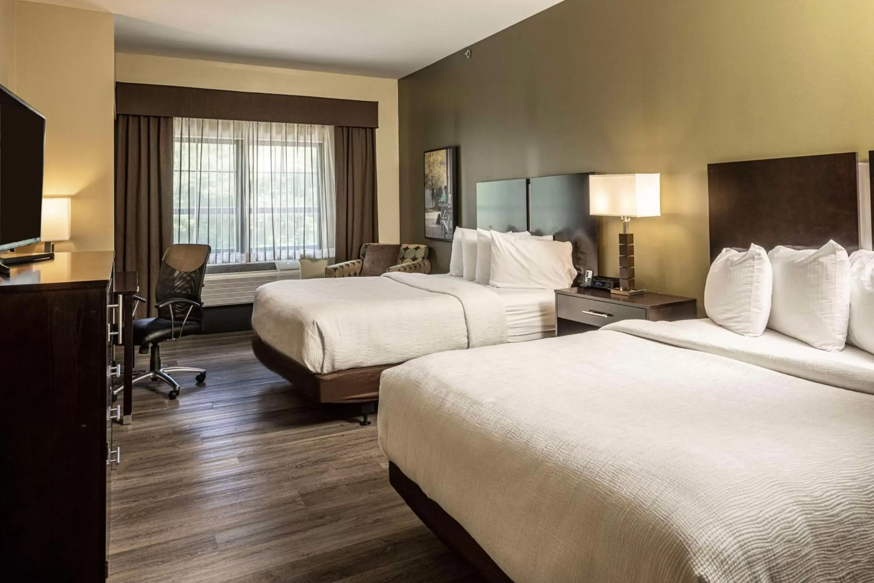Bedroom, Bed in Best Western Plus Franciscan Square Inn & Suites Steubenville