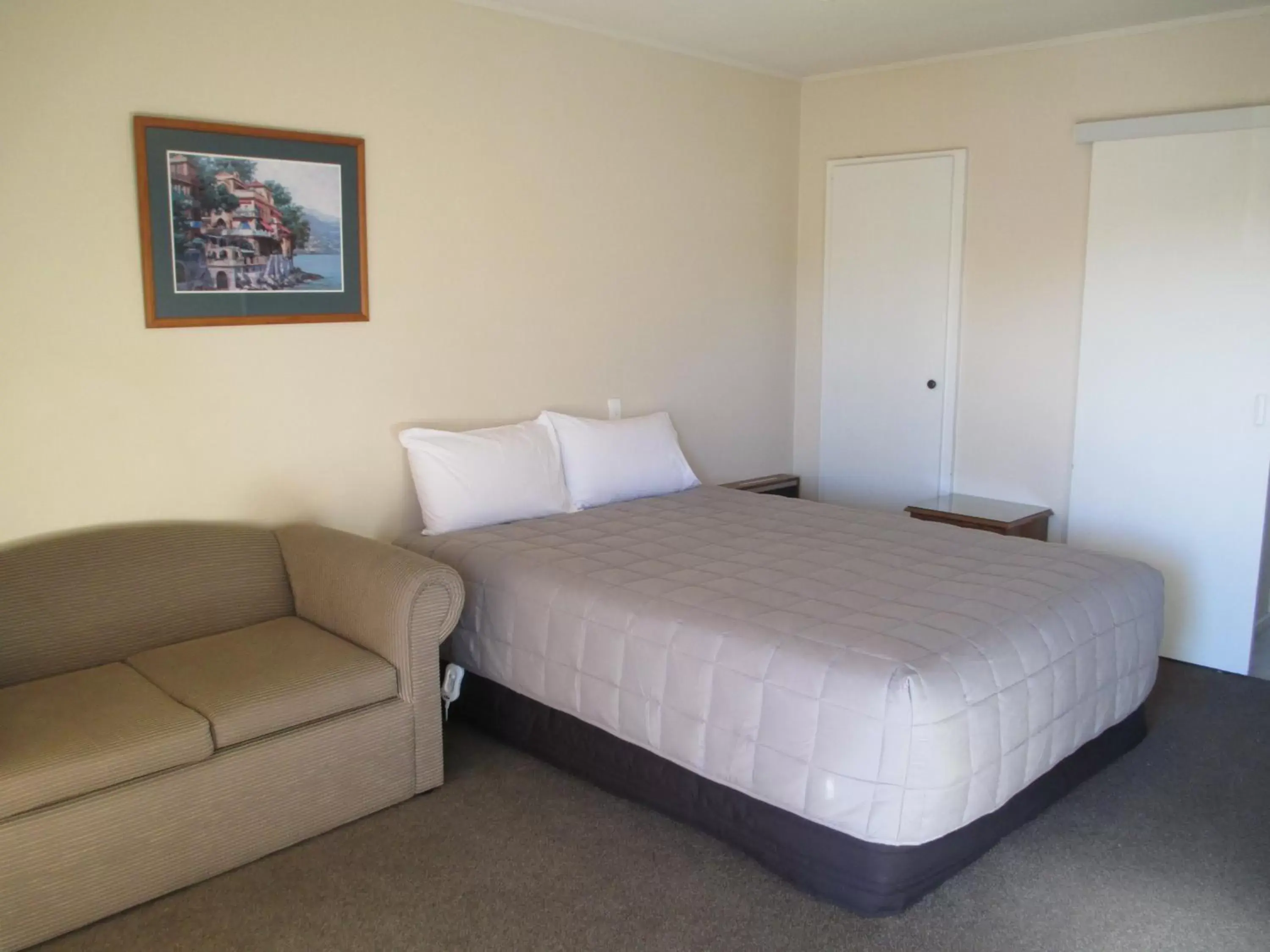 Bed in Merivale Court Motel & Apartments