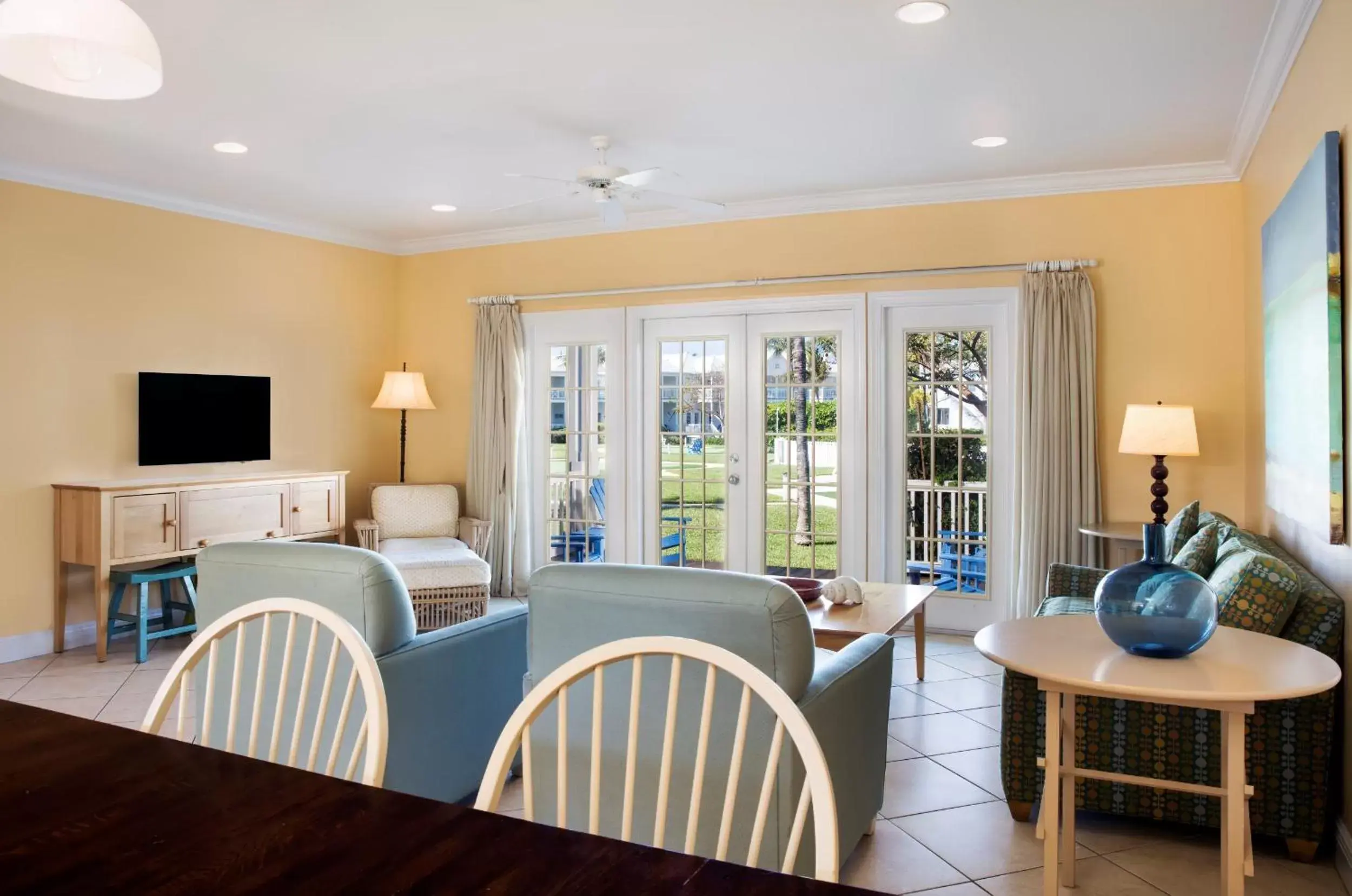 Living room in Tranquility Bay Resort