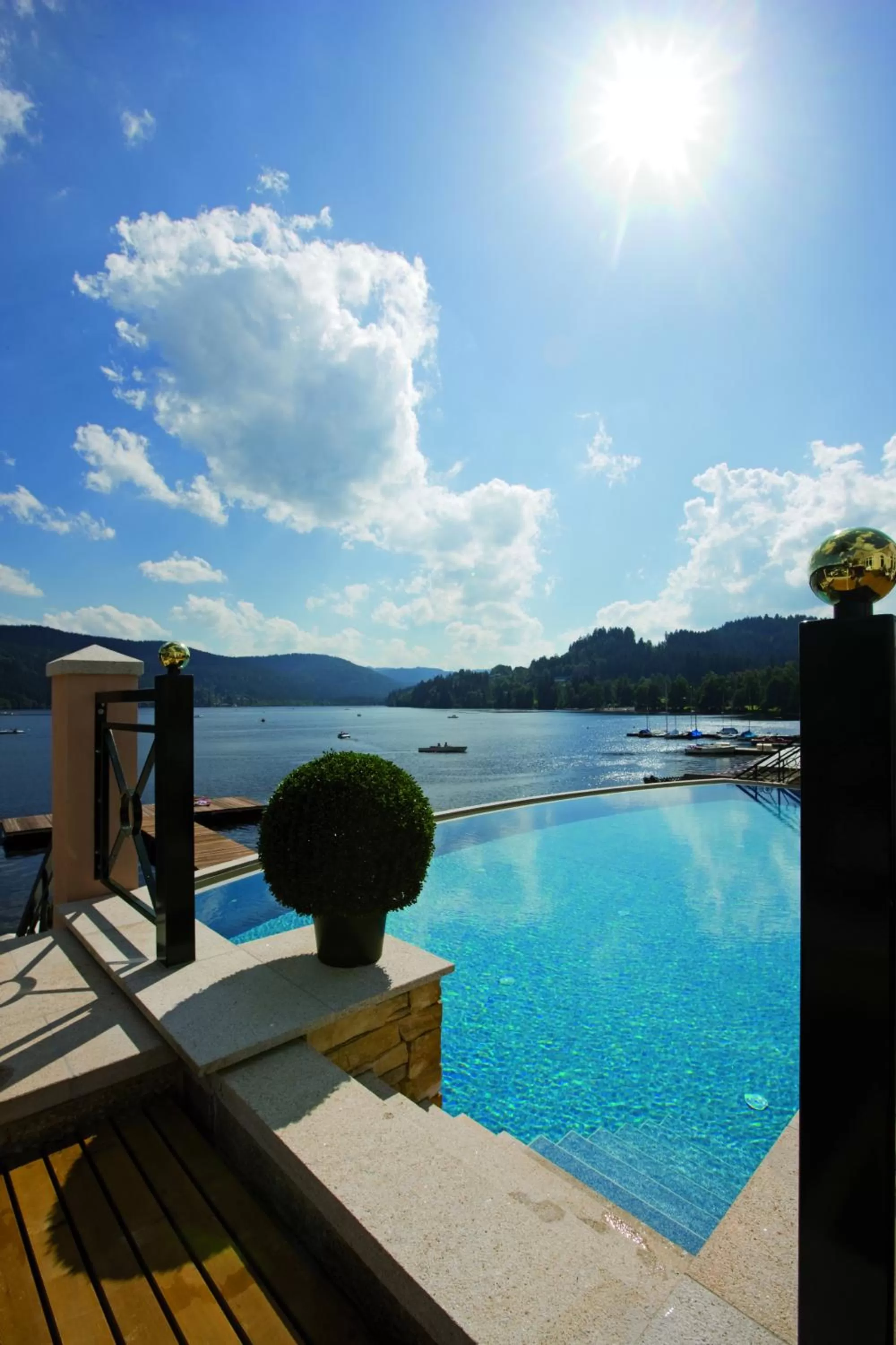Swimming pool in Treschers Schwarzwald Hotel