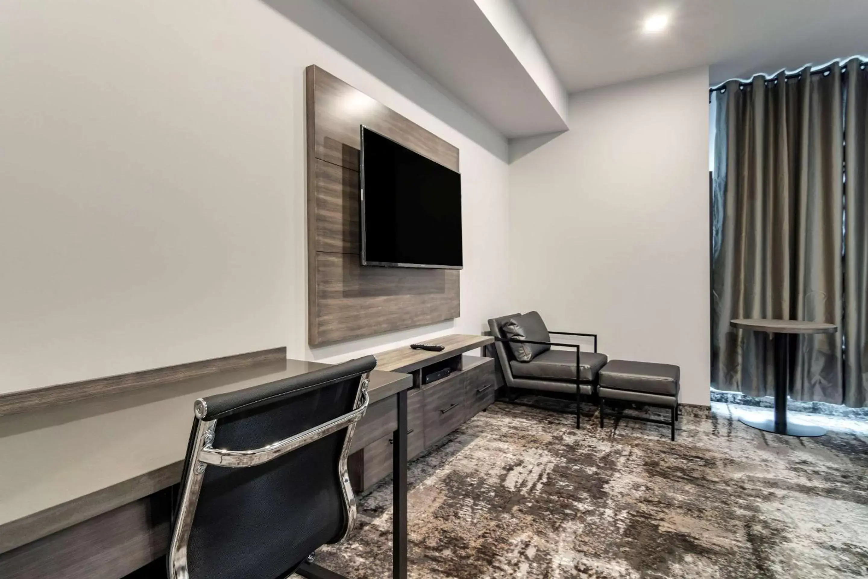 Photo of the whole room, TV/Entertainment Center in The Hue Hotel, Ascend Hotel Collection