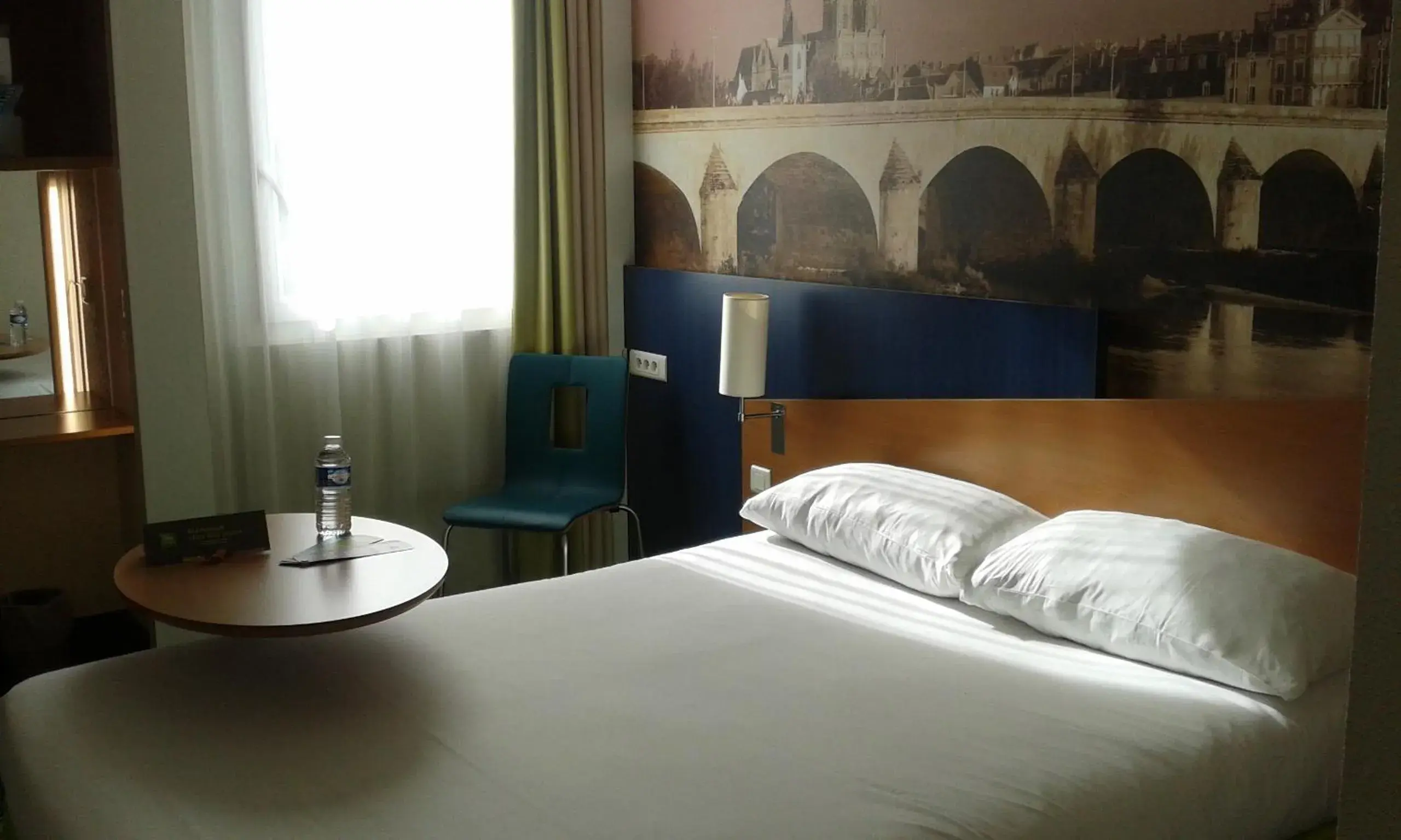 Day, Bed in ibis Styles Orleans