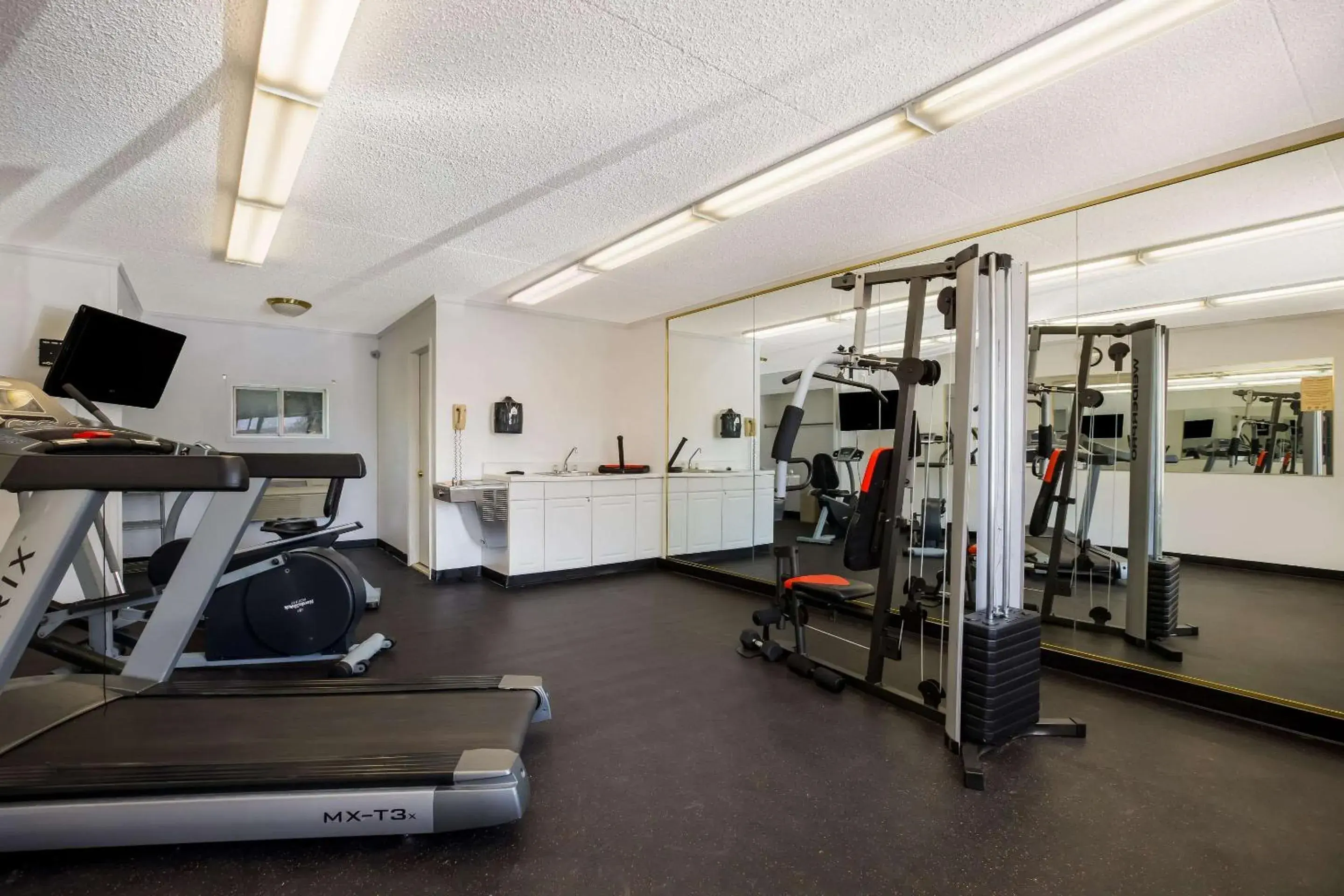 Fitness centre/facilities, Fitness Center/Facilities in Suburban Studios Millville