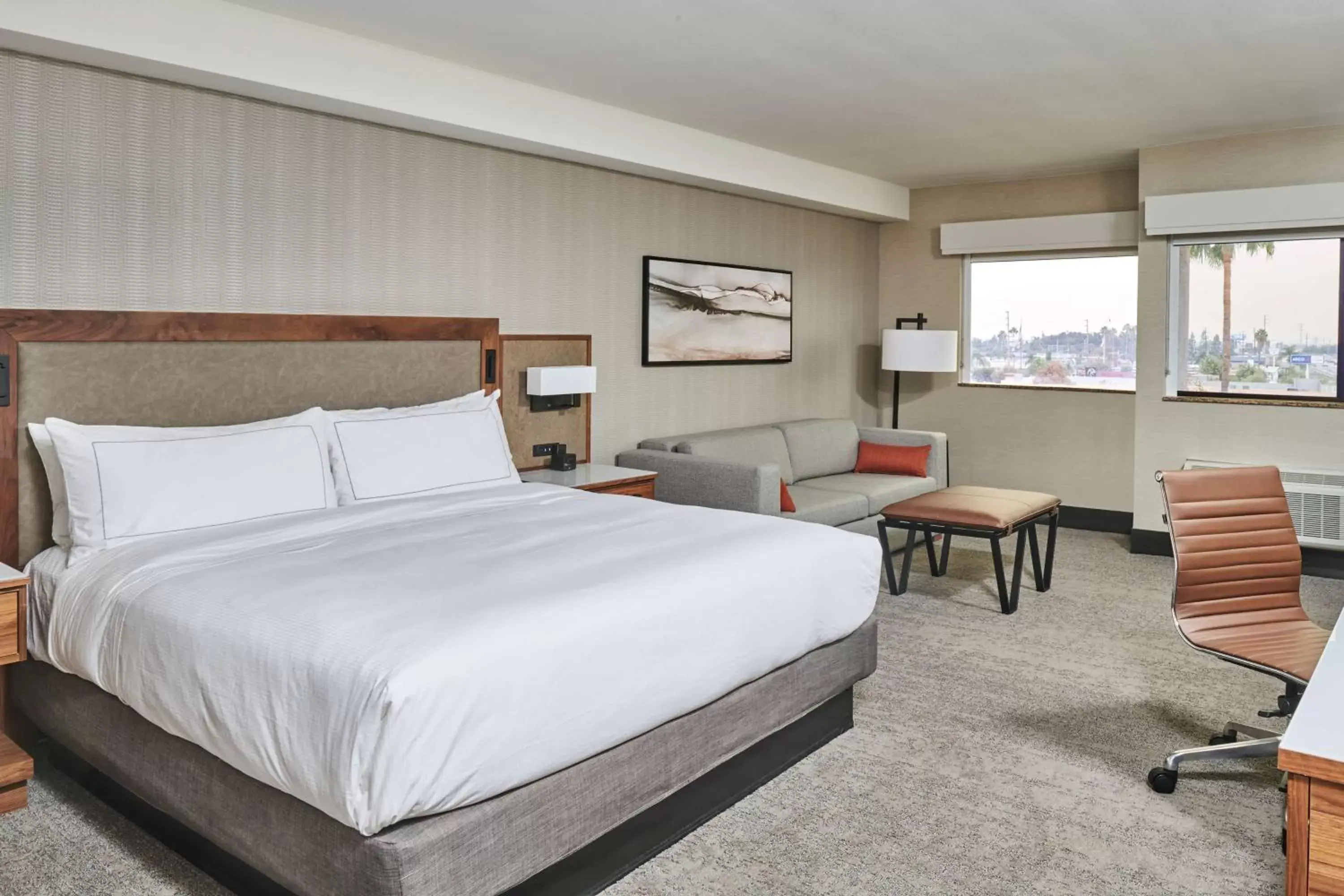 One-Bedroom King Suite in Doubletree By Hilton Fullerton One-Bedroom King Suite in Doubletree By Hilton Fullerton