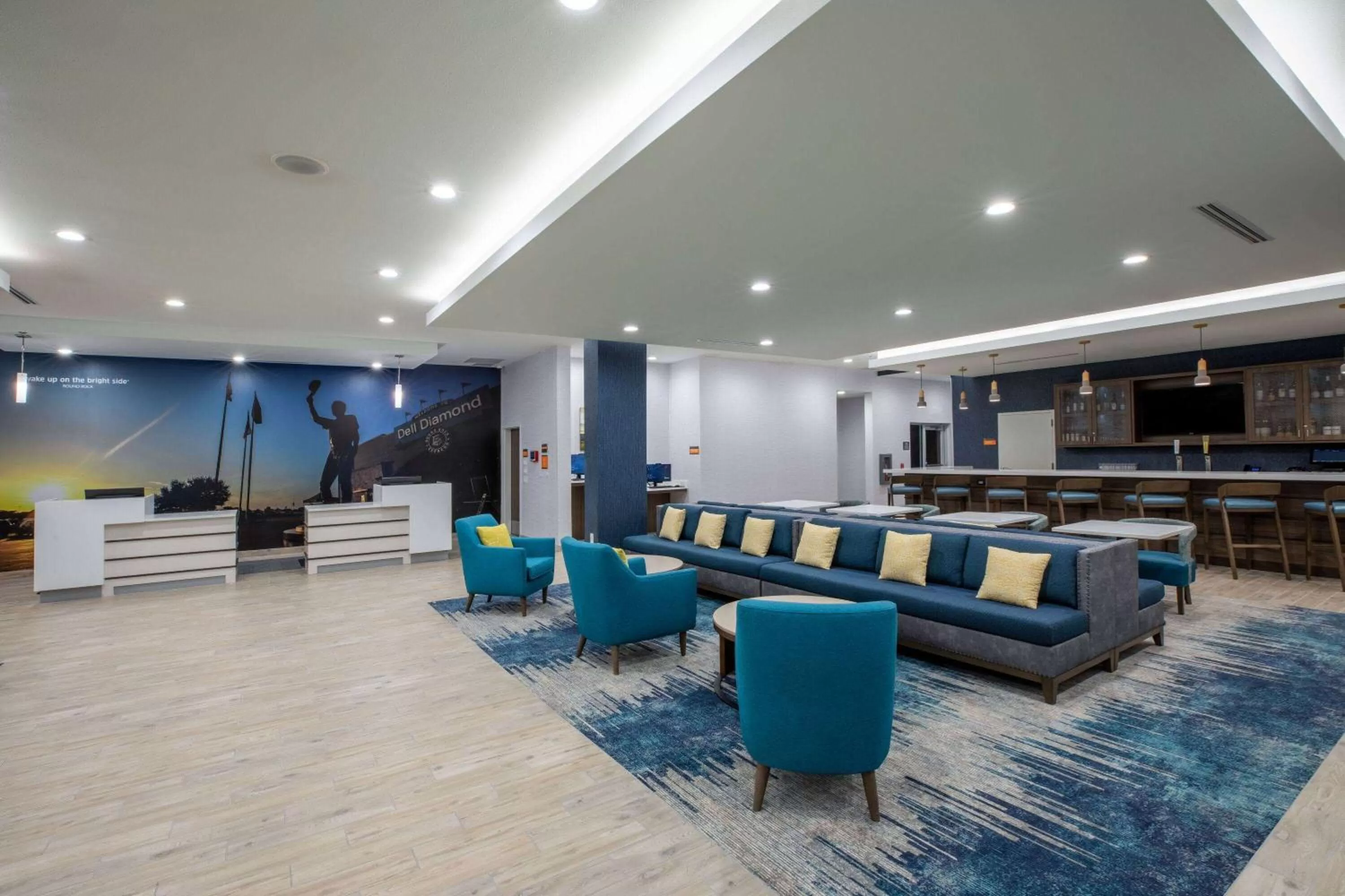 Lobby or reception in La Quinta Inn & Suites by Wyndham Round Rock near Kalahari