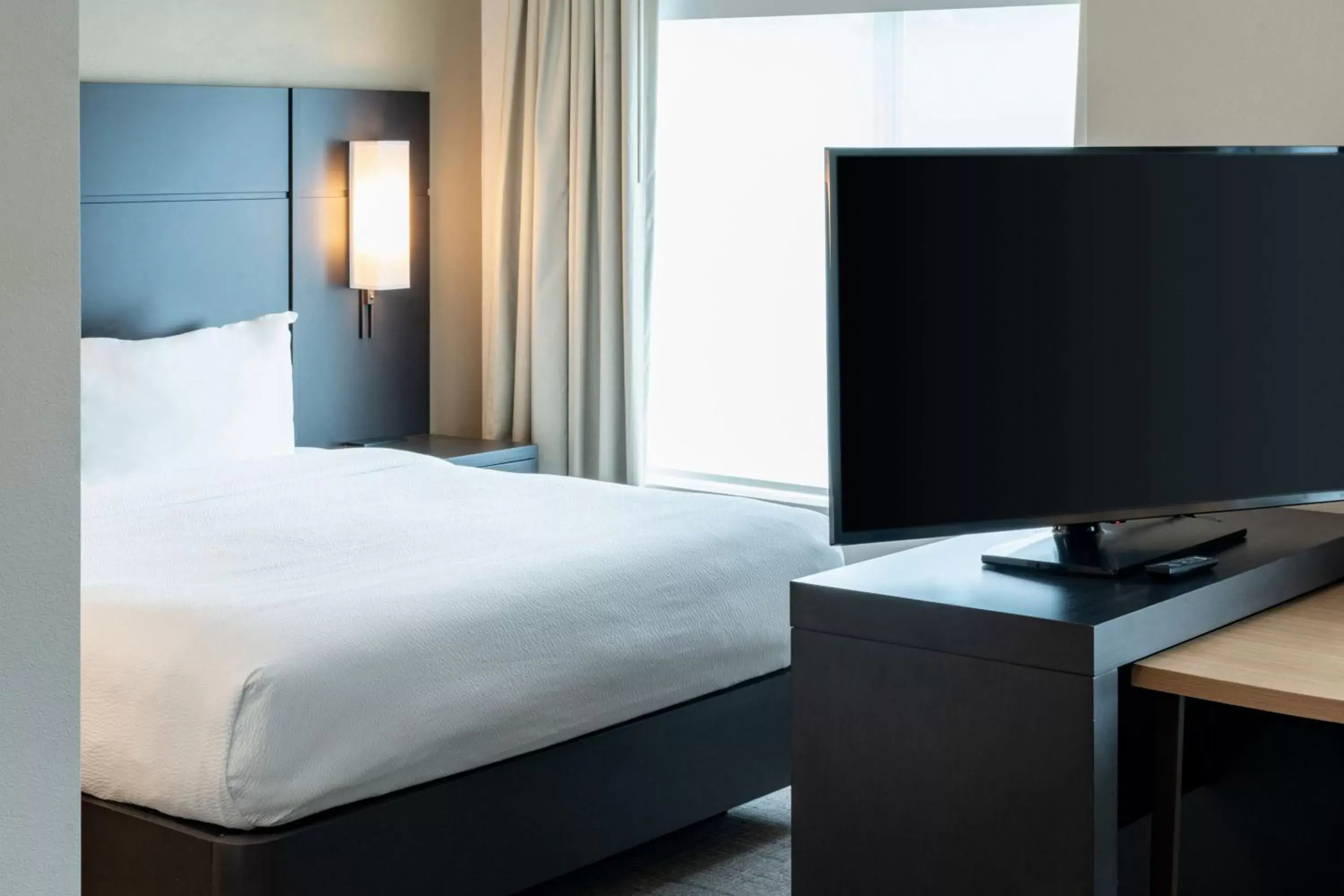 Bedroom, TV/Entertainment Center in Residence Inn by Marriott Wilkes-Barre Arena