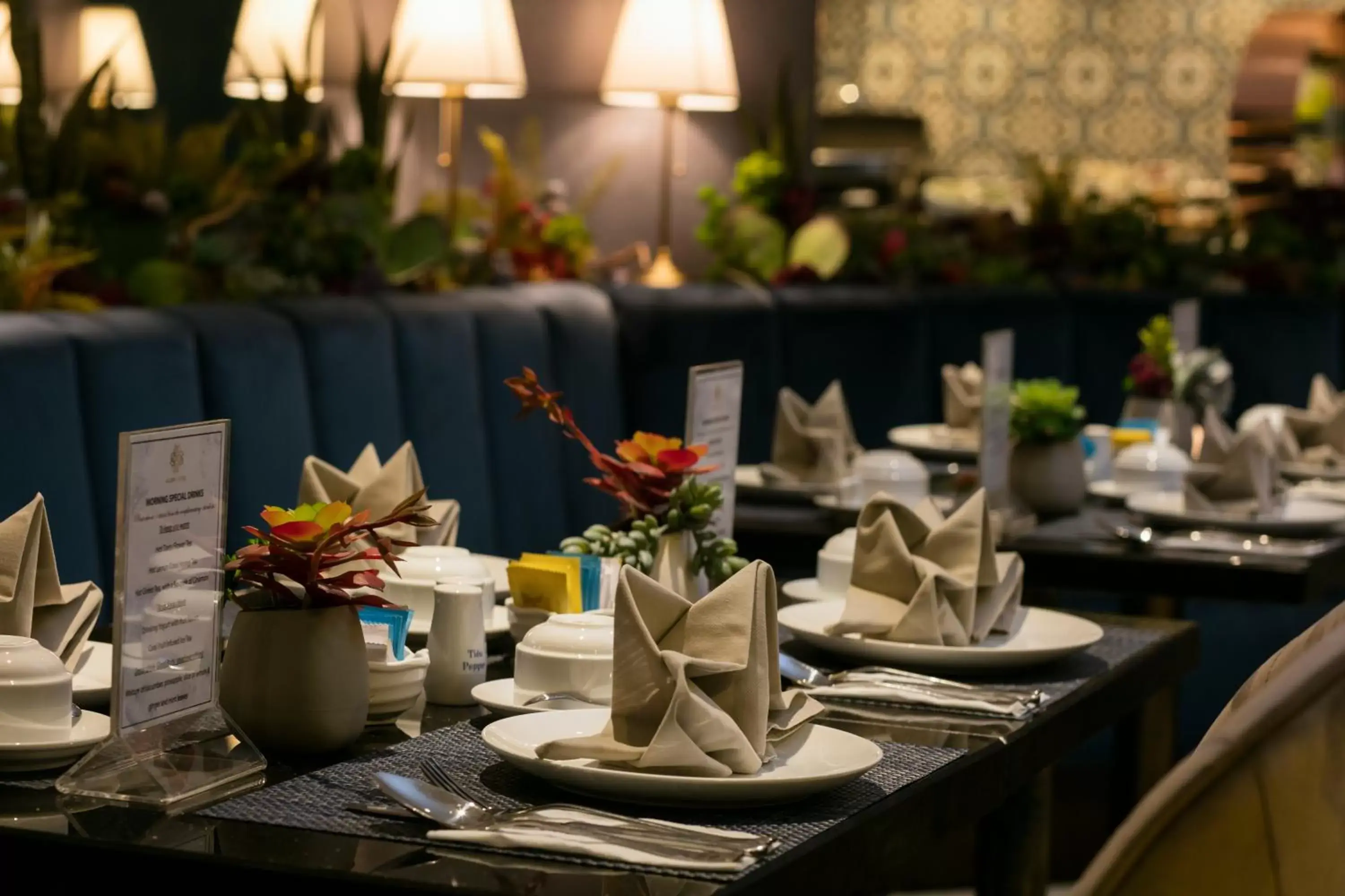 Restaurant/Places to Eat in Hanoi Allure Hotel